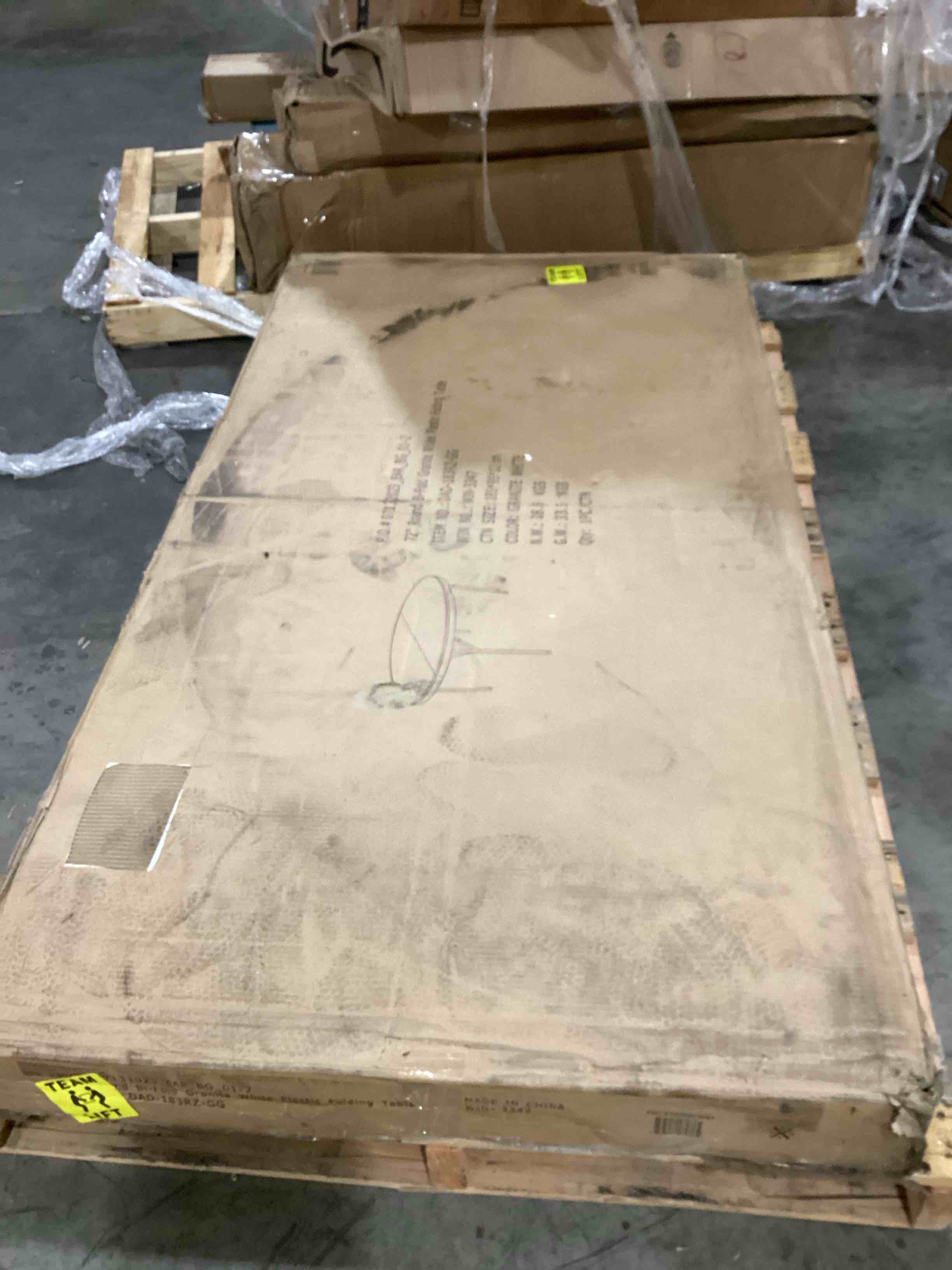 https://s3.amazonaws.com/lotting-images-prod/bidfta/BLU4114959_1701798895110.jpeg