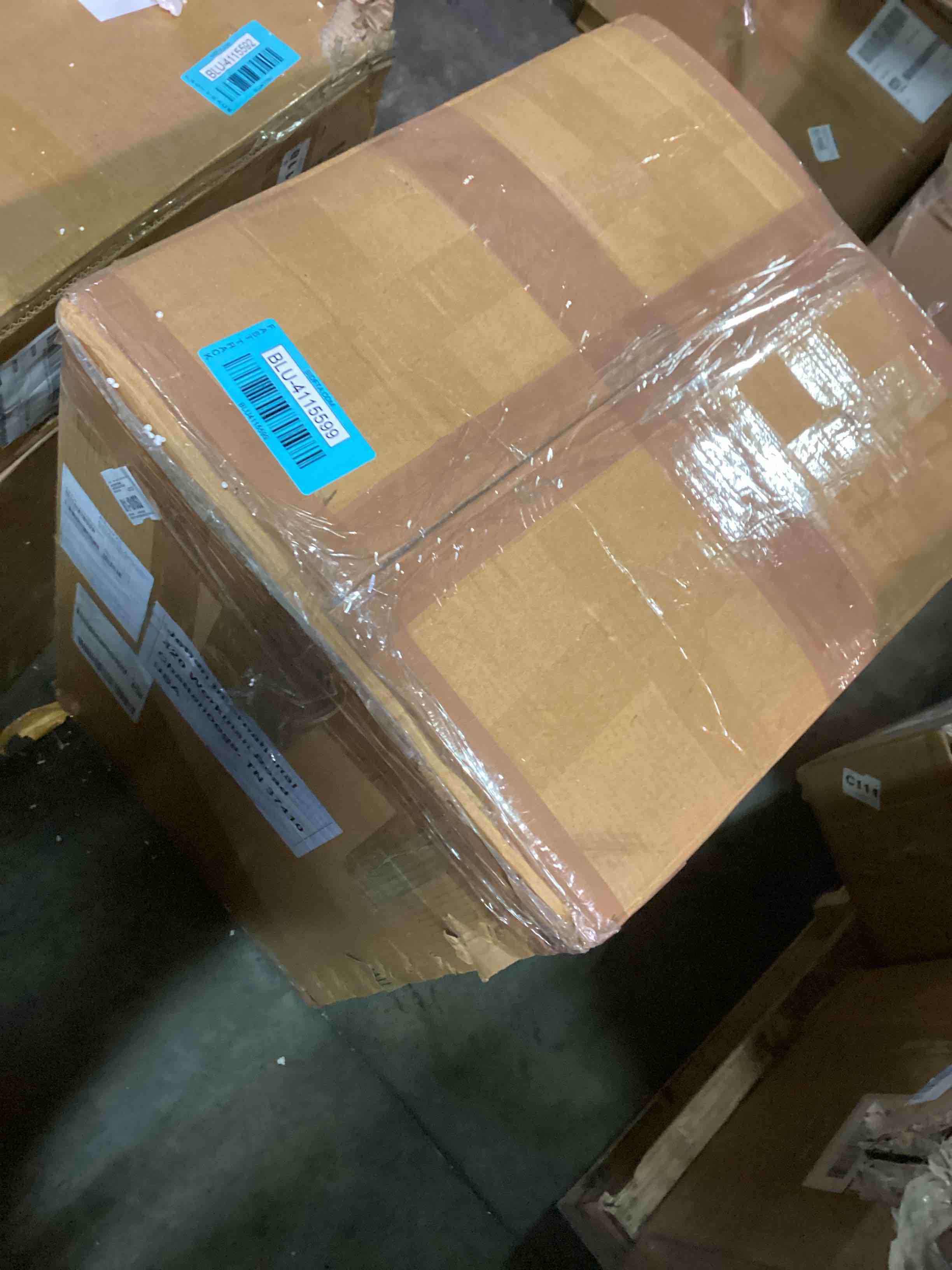 https://s3.amazonaws.com/lotting-images-prod/bidfta/BLU4115599_1702496642091.jpeg