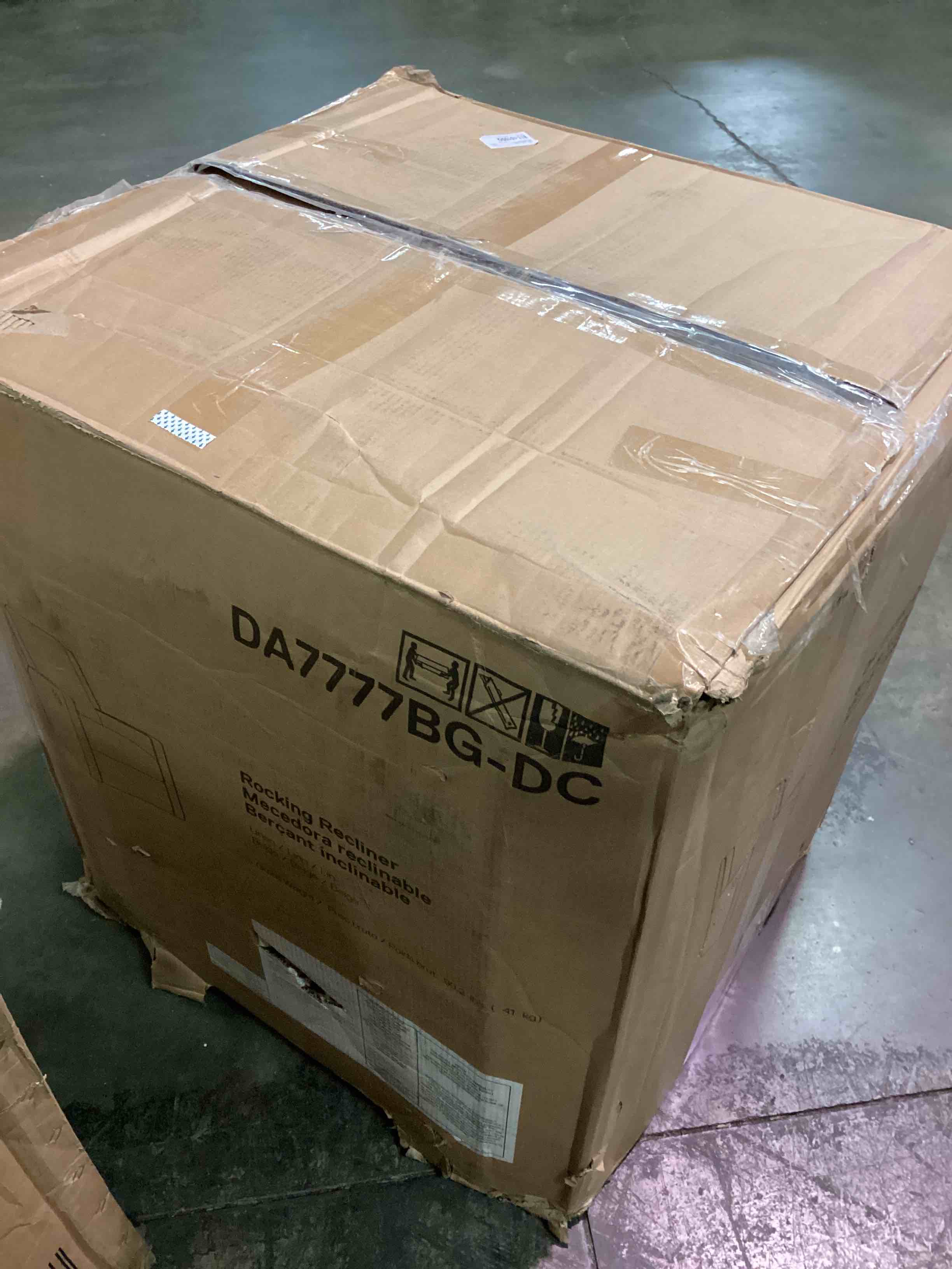 https://s3.amazonaws.com/lotting-images-prod/bidfta/BLU4115611_1702496006511.jpeg
