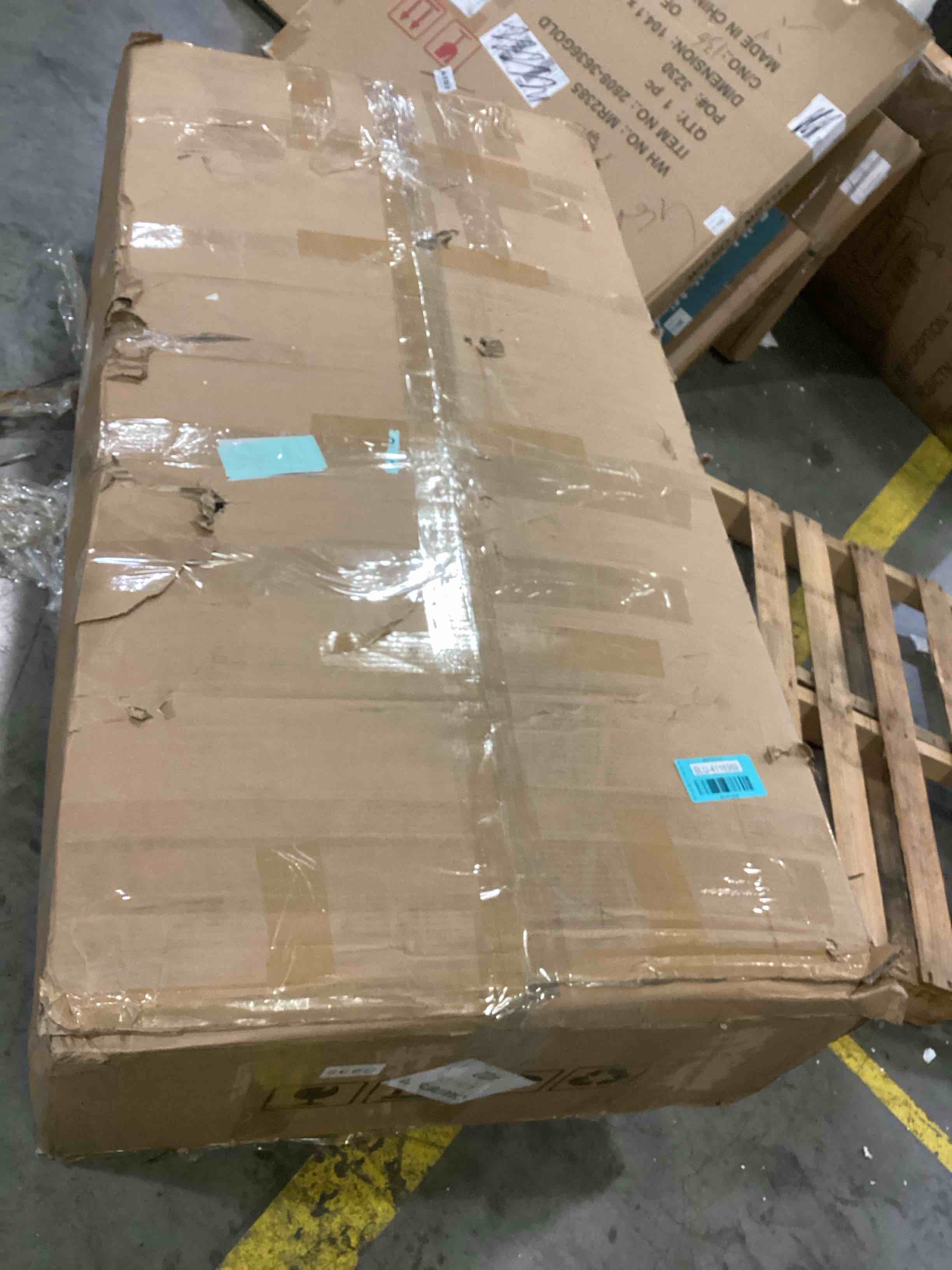 https://s3.amazonaws.com/lotting-images-prod/bidfta/BLU4116369_1706816781879.jpeg