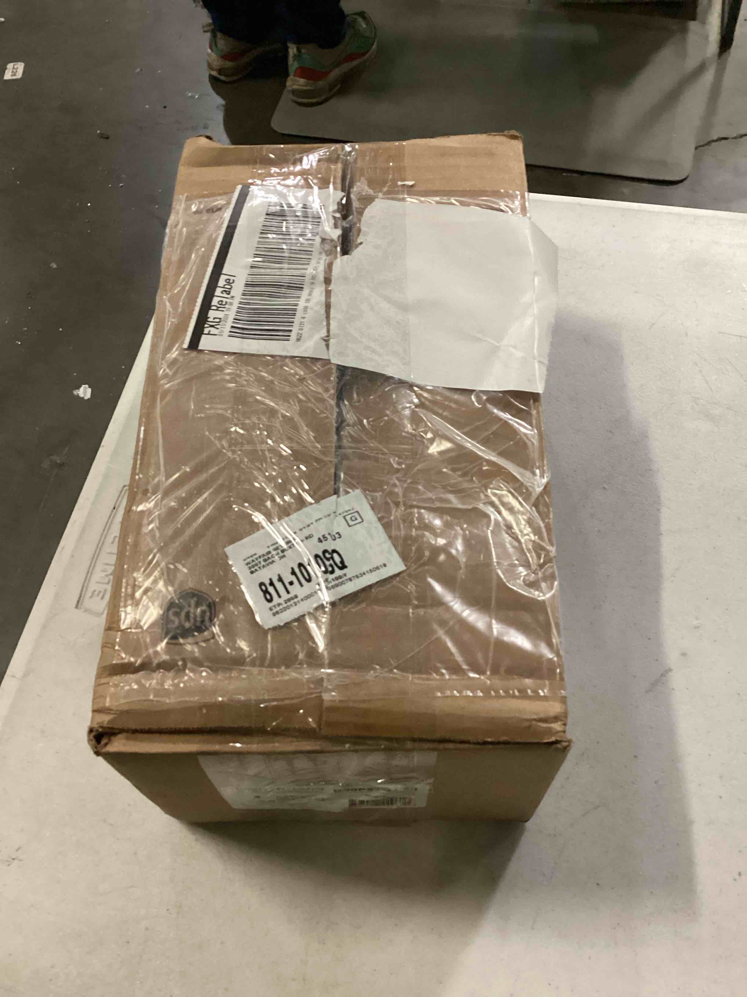 https://s3.amazonaws.com/lotting-images-prod/bidfta/BLU4116389_1706879107476.jpeg