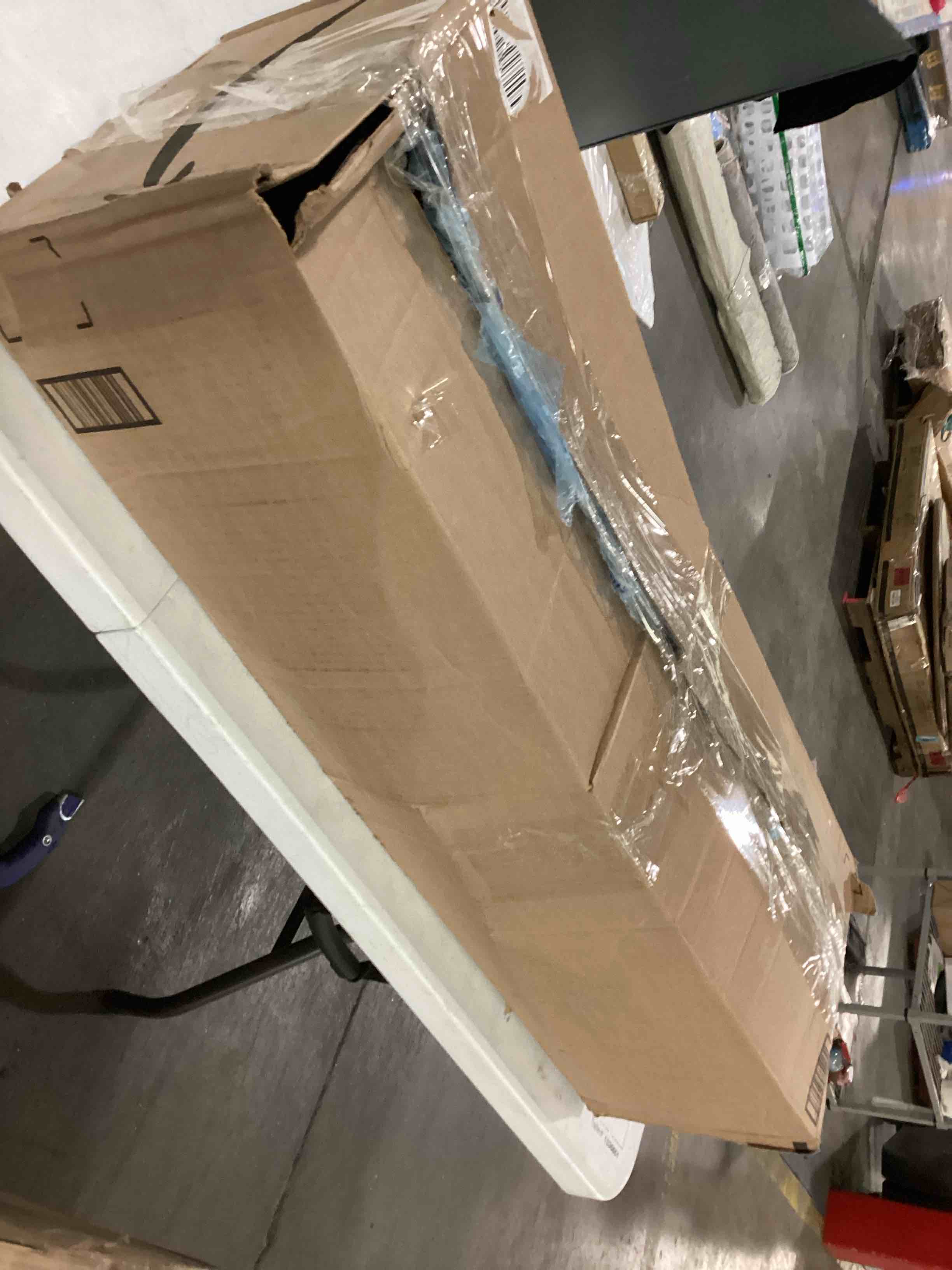 https://s3.amazonaws.com/lotting-images-prod/bidfta/BLU4118160_1700834650209.jpeg