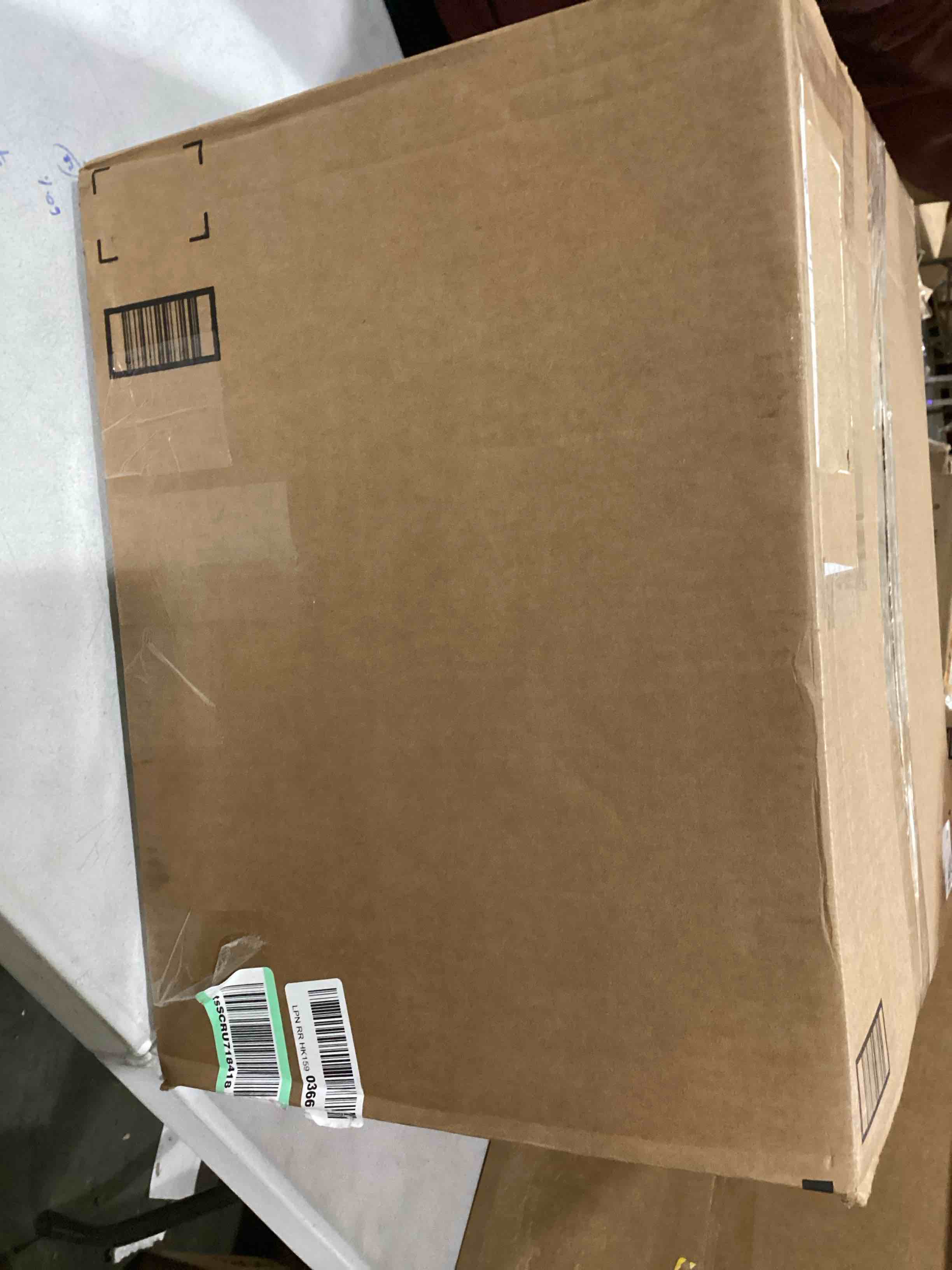 https://s3.amazonaws.com/lotting-images-prod/bidfta/BLU4118821_1701715413296.jpeg