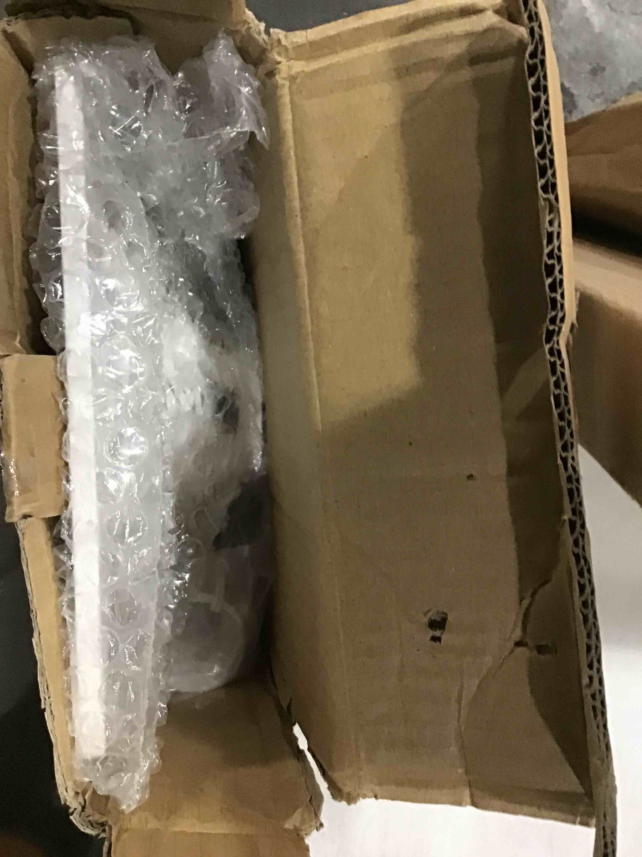 https://s3.amazonaws.com/lotting-images-prod/bidfta/BLU4118953_1702917265818.jpeg