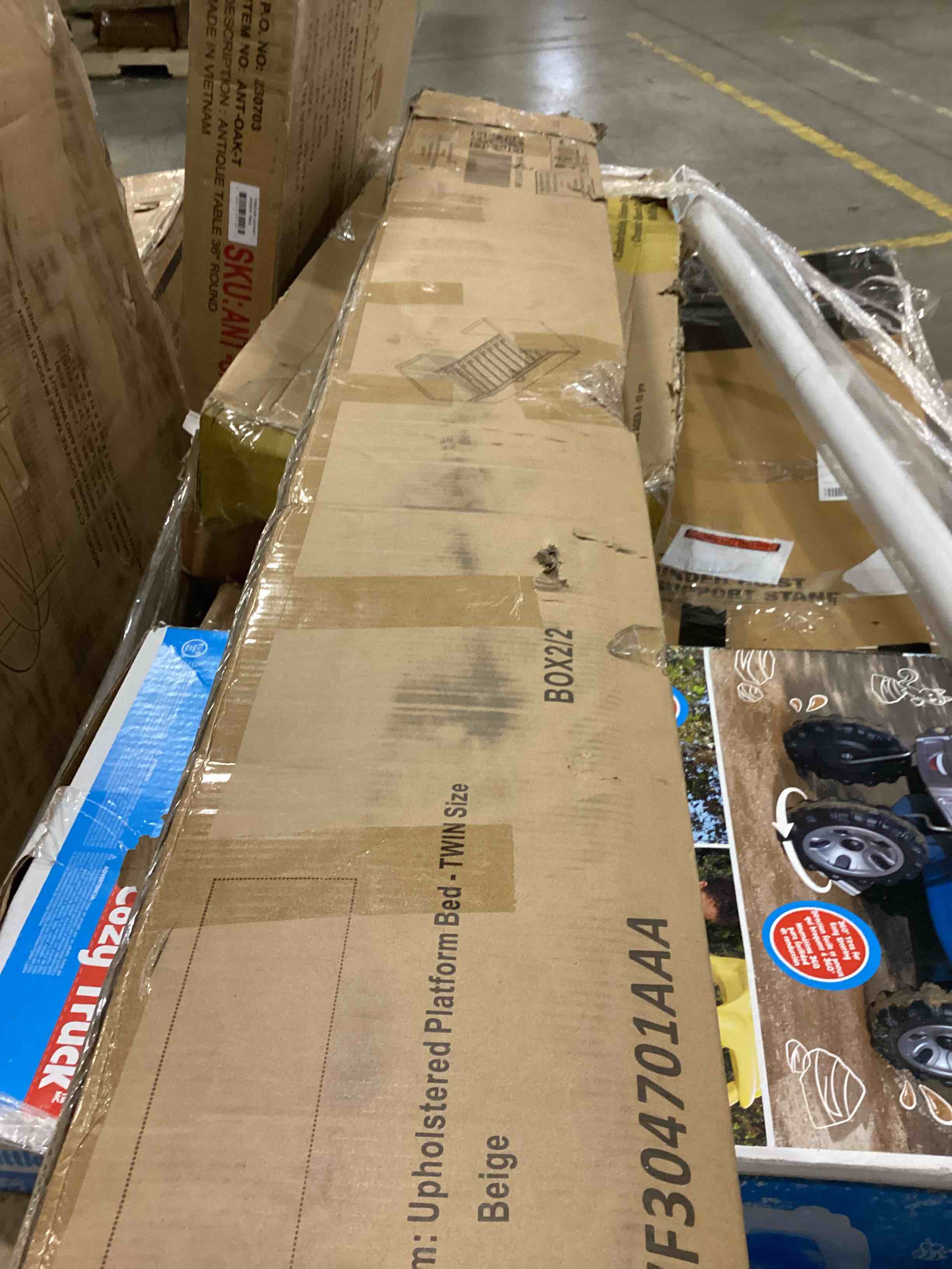 https://s3.amazonaws.com/lotting-images-prod/bidfta/BLU4118962_1702923405242.jpeg