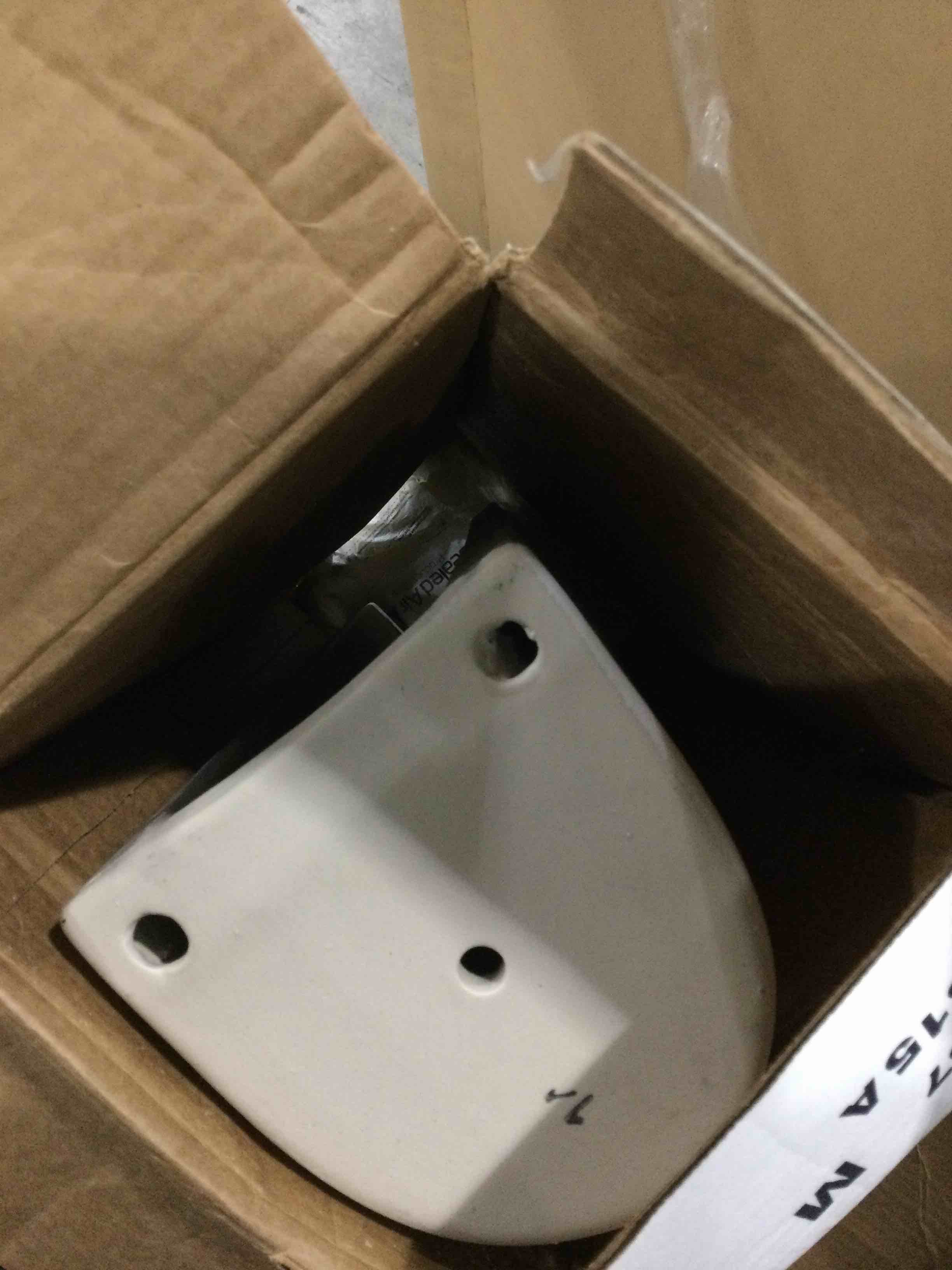 https://s3.amazonaws.com/lotting-images-prod/bidfta/BLU4119078_1703007666829.jpeg