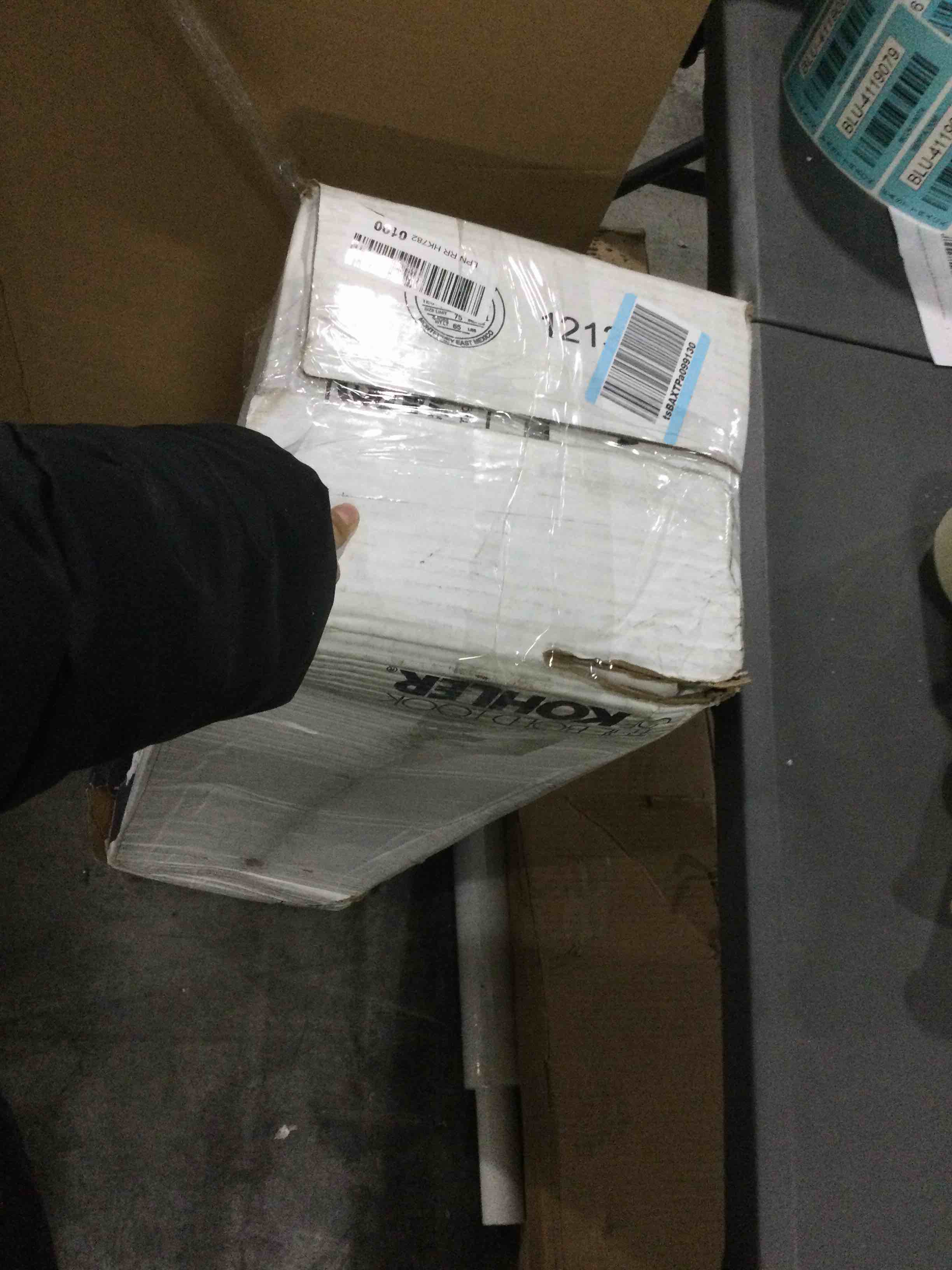 https://s3.amazonaws.com/lotting-images-prod/bidfta/BLU4119078_1703008071444.jpeg