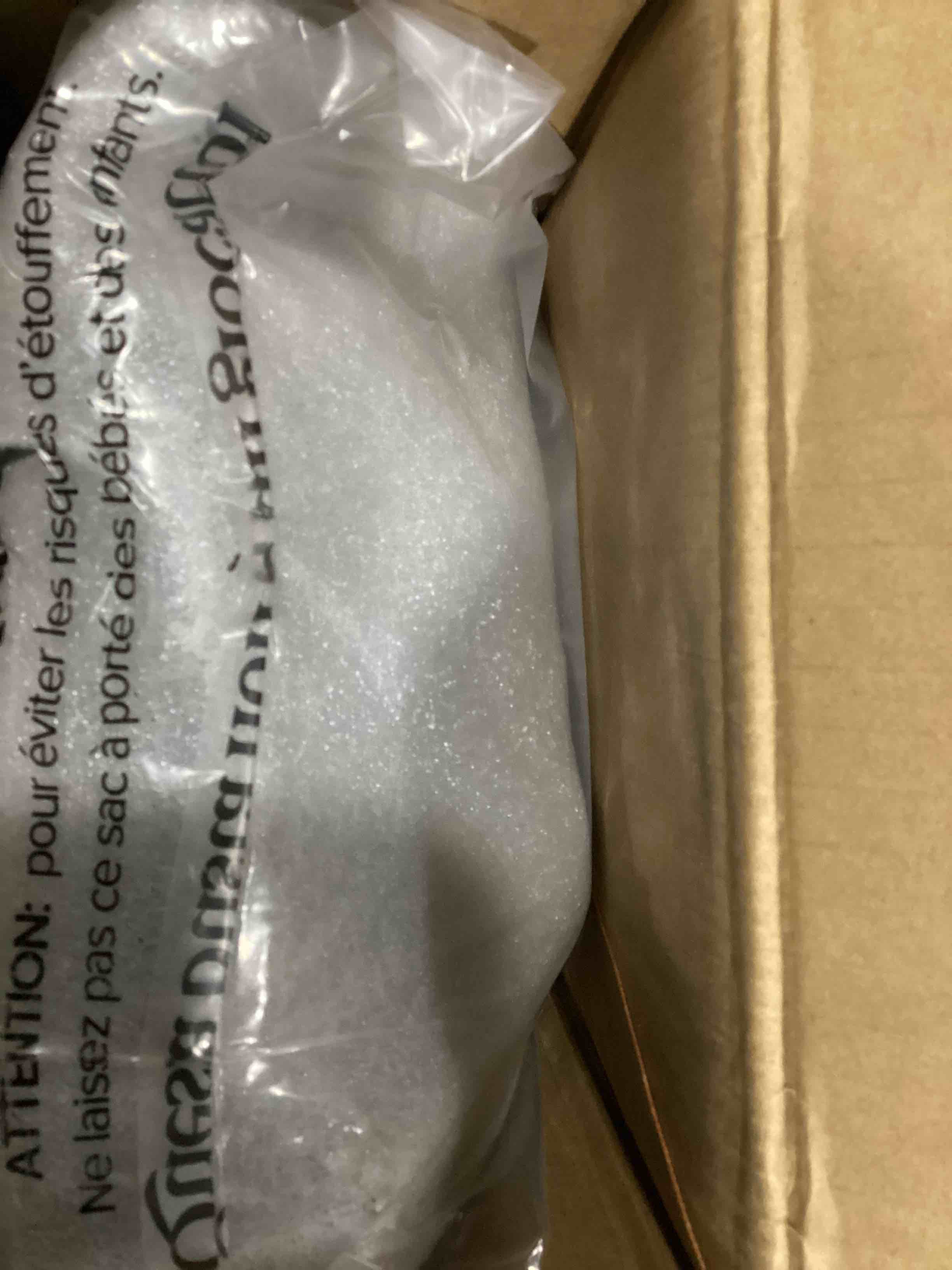 https://s3.amazonaws.com/lotting-images-prod/bidfta/BLU4119305_1703249824101.jpeg