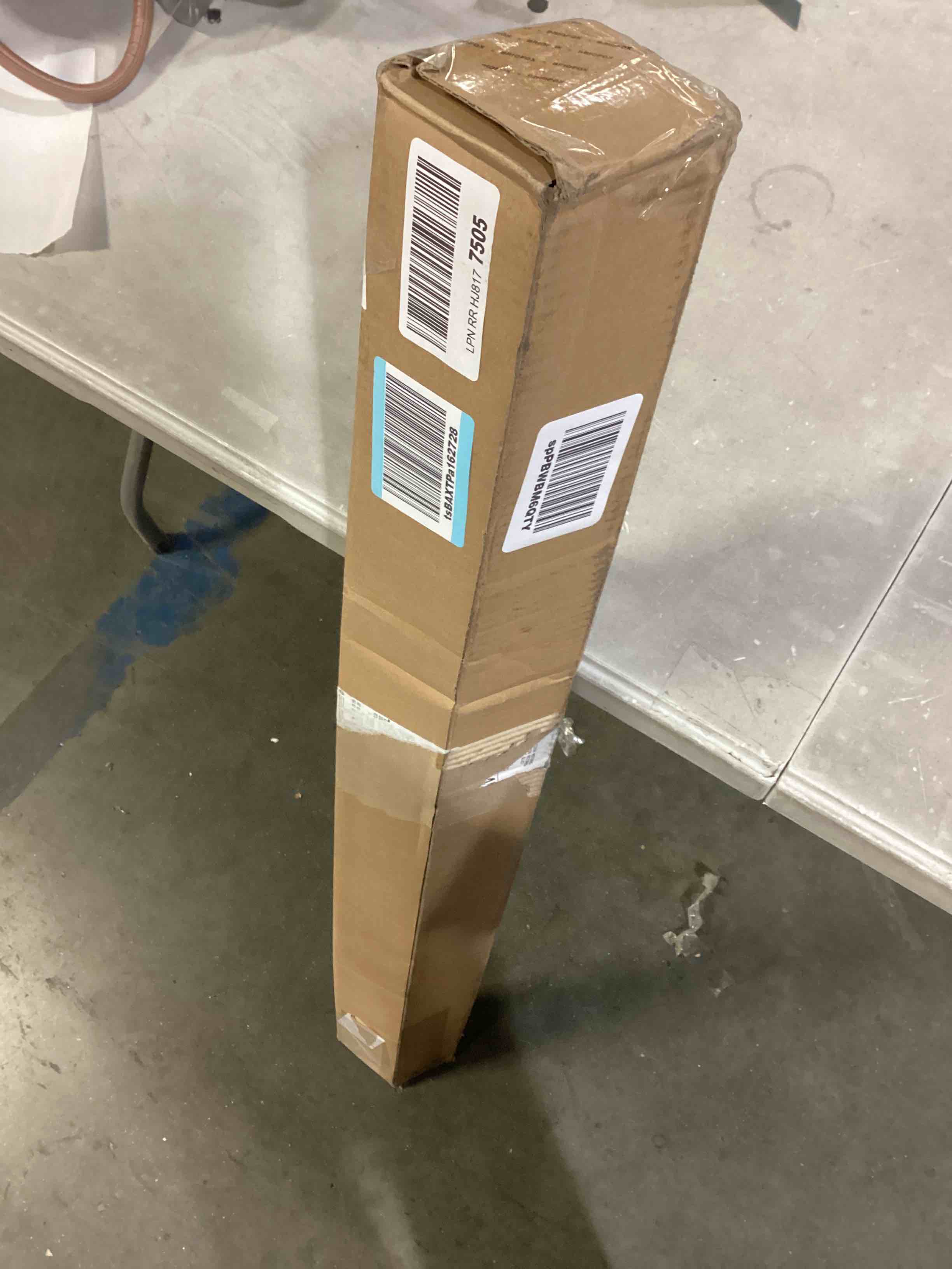 https://s3.amazonaws.com/lotting-images-prod/bidfta/BLU4119911_1701434955555.jpeg