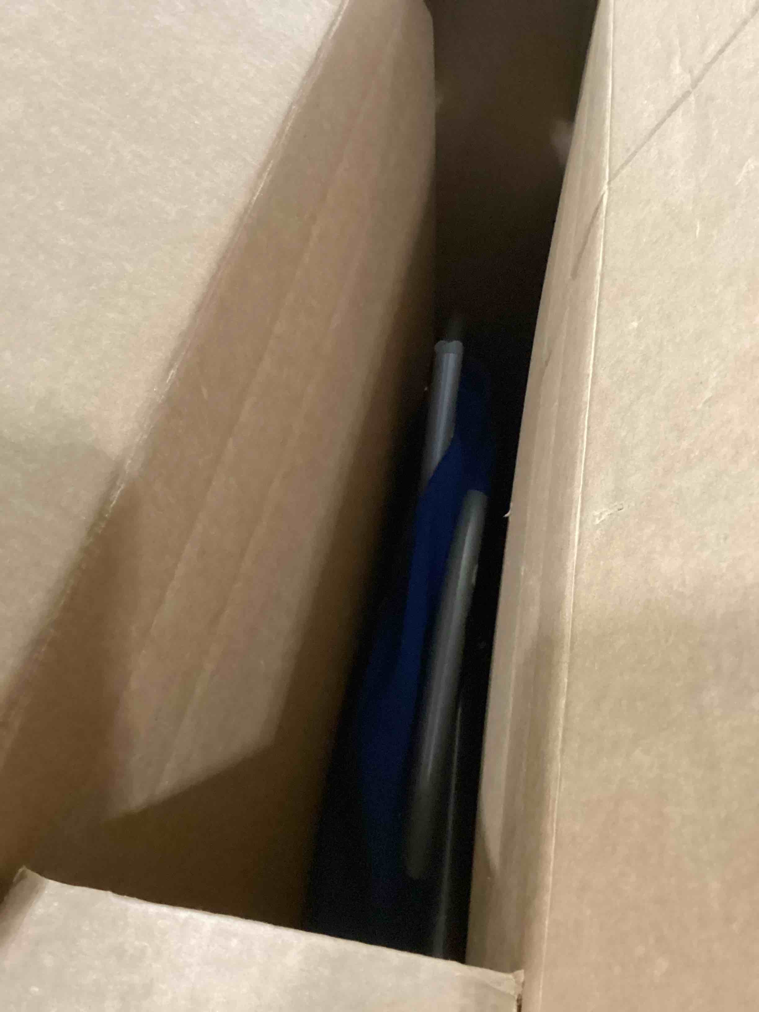 https://s3.amazonaws.com/lotting-images-prod/bidfta/BLU4120027_1701693361606.jpeg