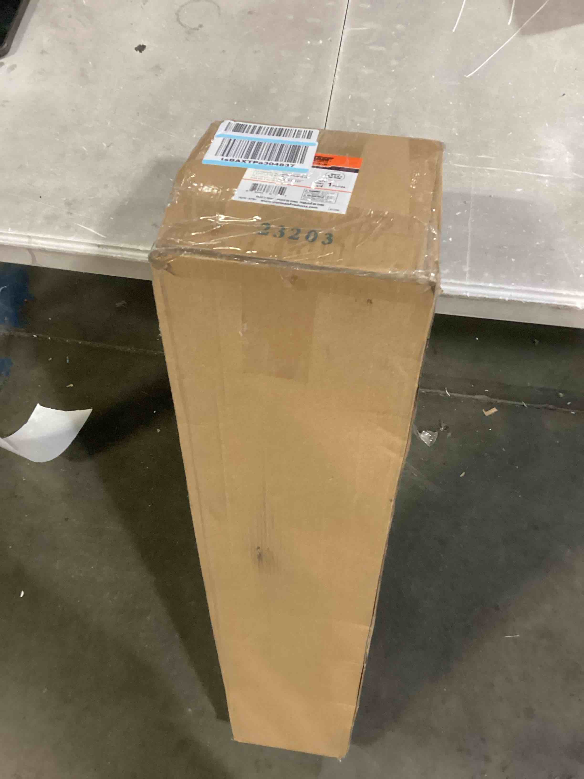 https://s3.amazonaws.com/lotting-images-prod/bidfta/BLU4120029_1701693536231.jpeg