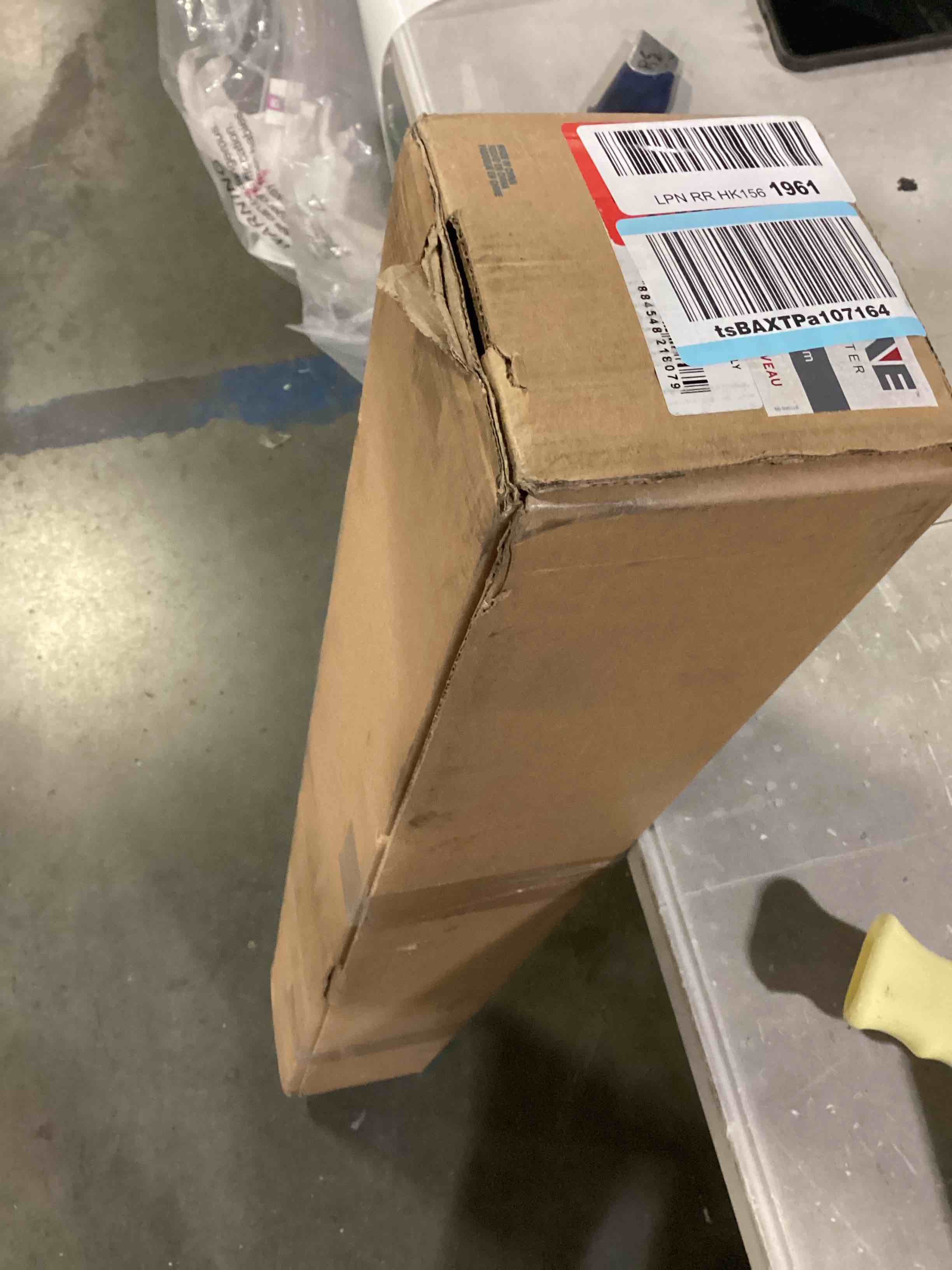 https://s3.amazonaws.com/lotting-images-prod/bidfta/BLU4120061_1701704508802.jpeg