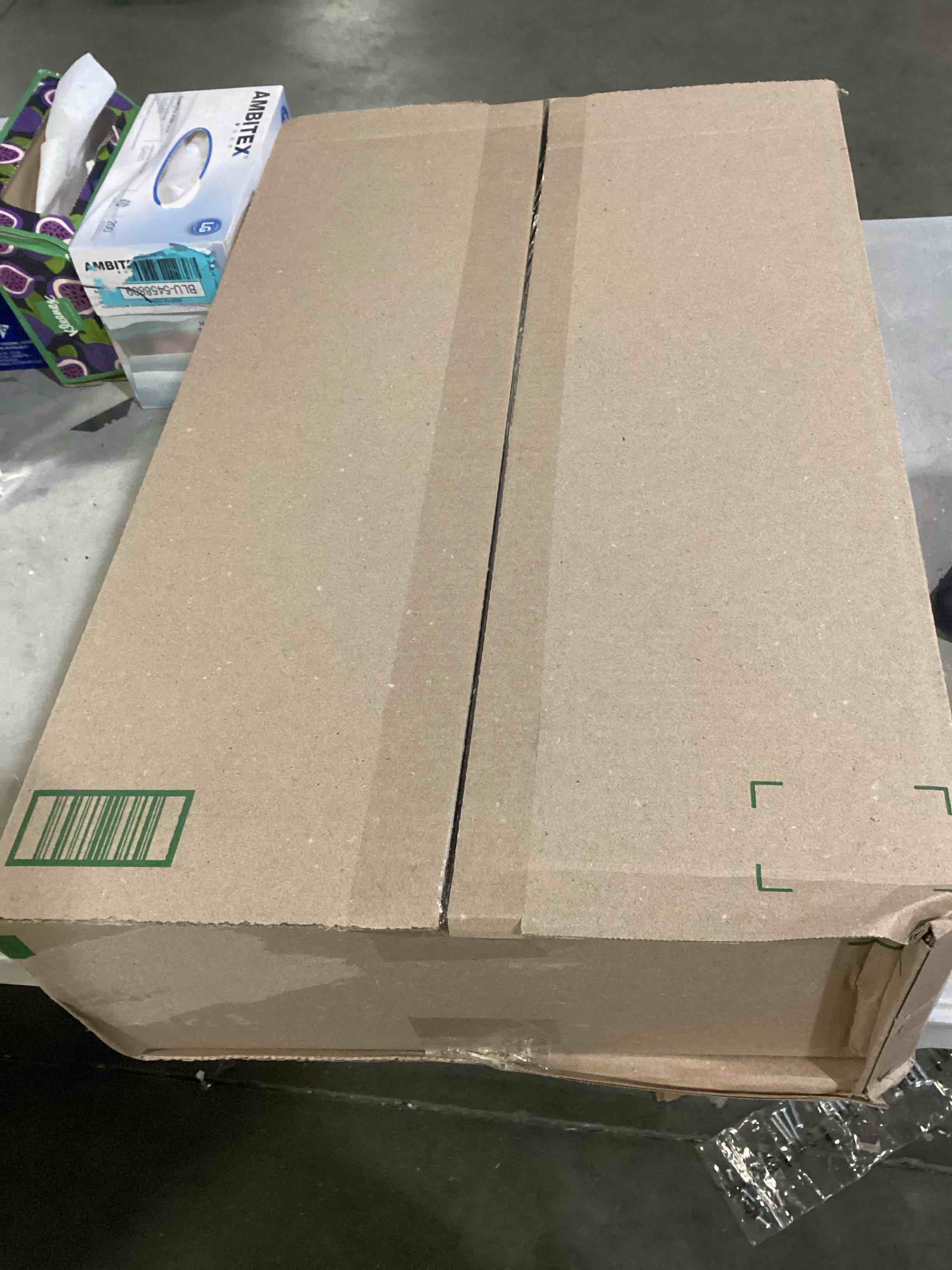 https://s3.amazonaws.com/lotting-images-prod/bidfta/BLU4120097_1701713795750.jpeg
