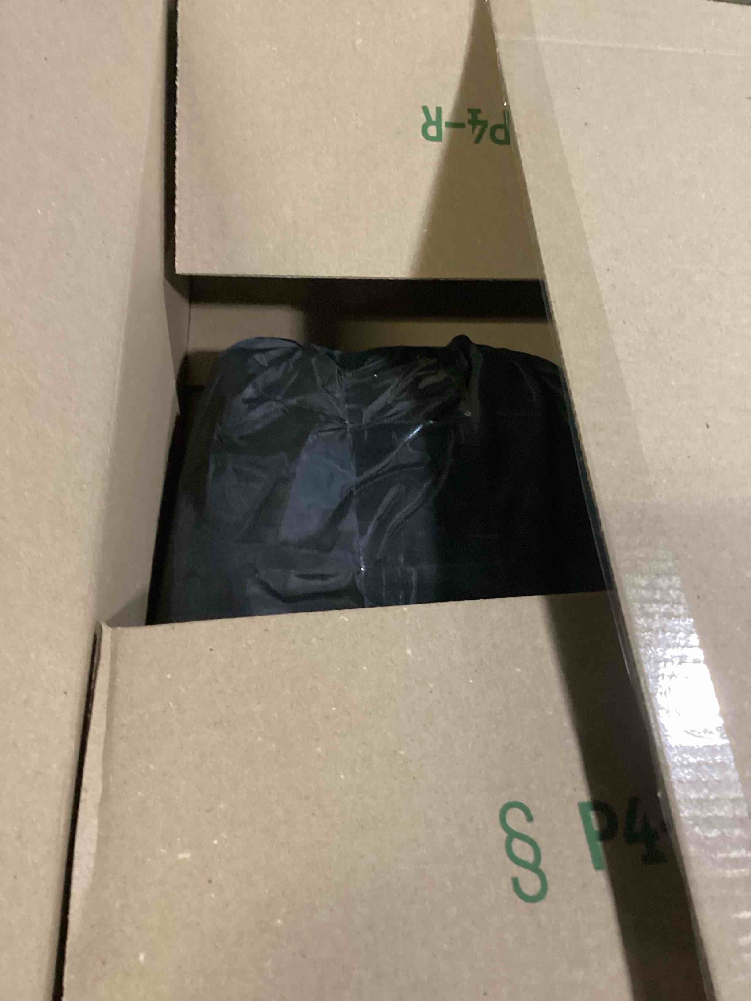 https://s3.amazonaws.com/lotting-images-prod/bidfta/BLU4120097_1701713815505.jpeg