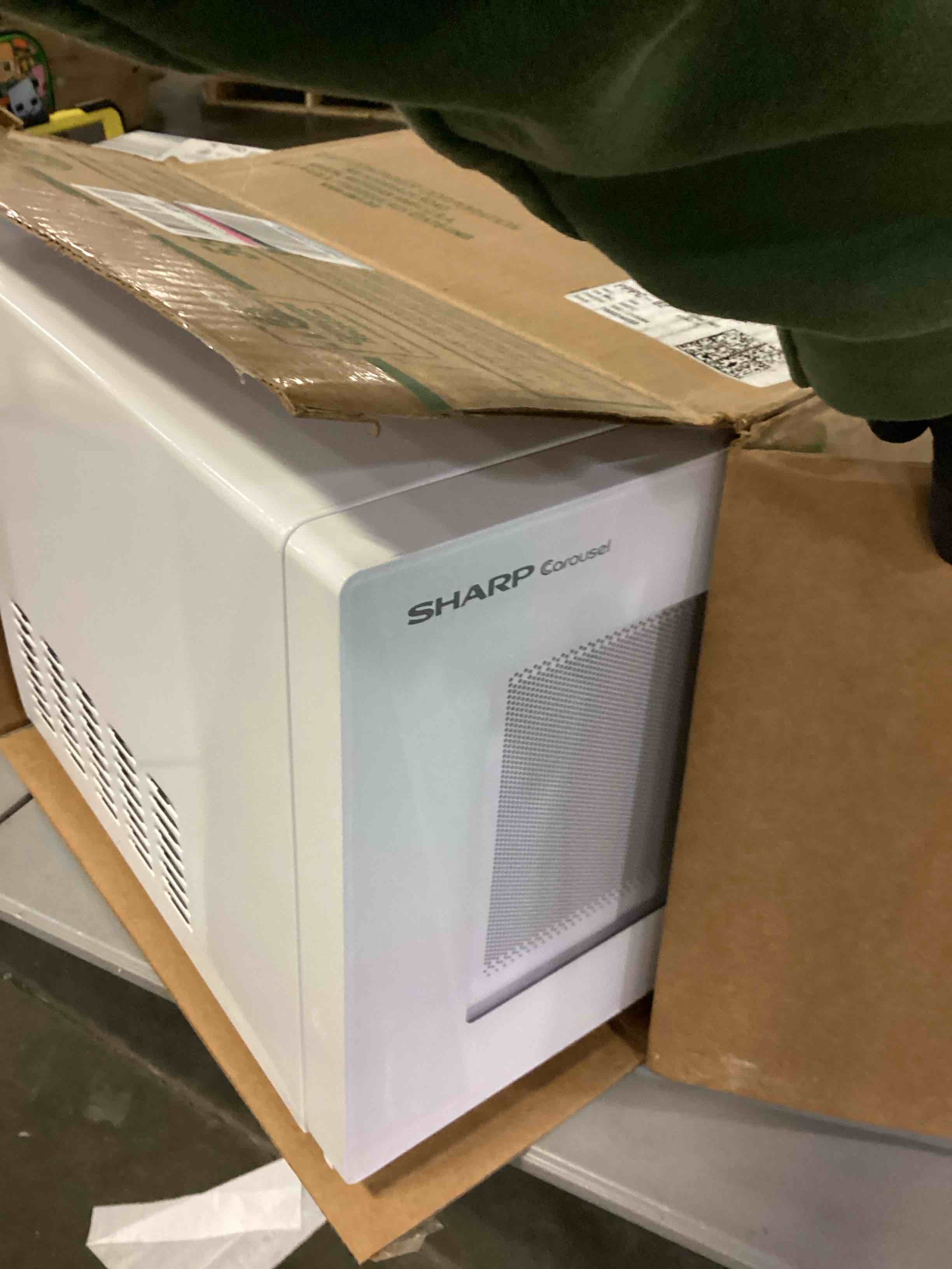 https://s3.amazonaws.com/lotting-images-prod/bidfta/BLU4120309_1701694499016.jpeg