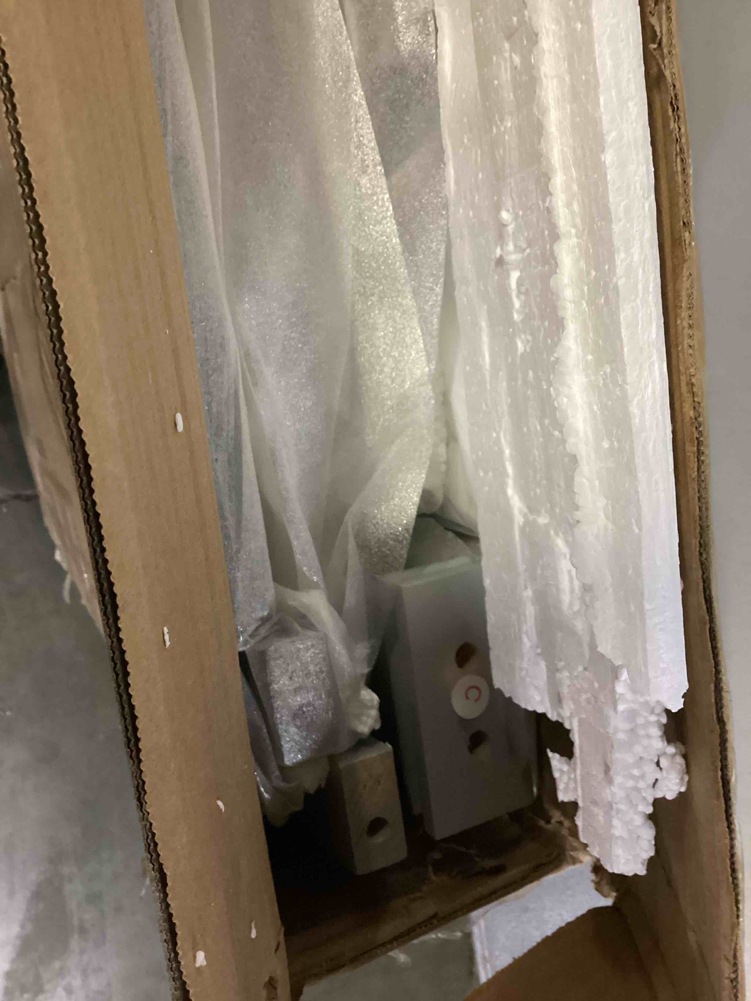 https://s3.amazonaws.com/lotting-images-prod/bidfta/BLU4120311_1701695066237.jpeg