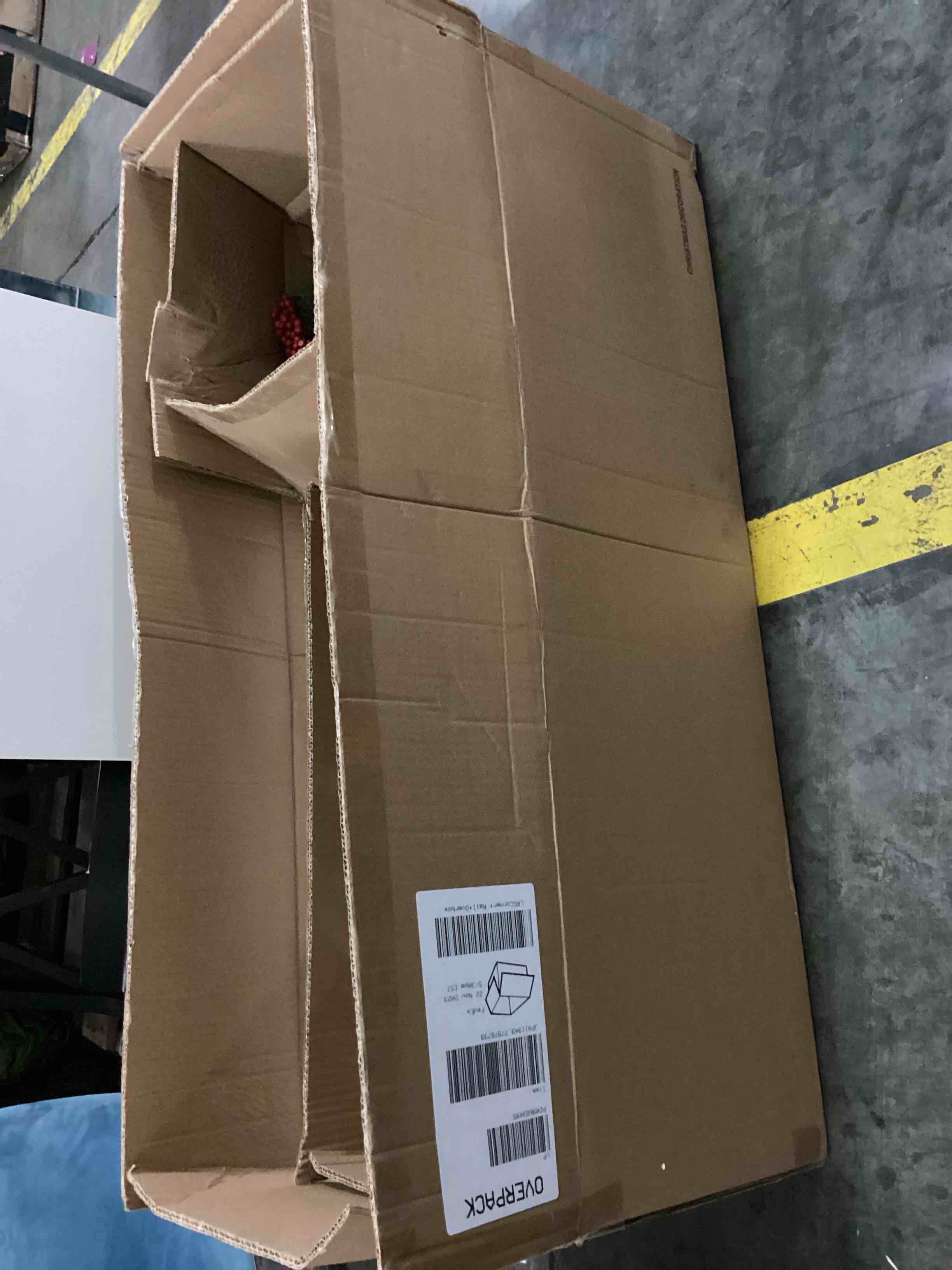 https://s3.amazonaws.com/lotting-images-prod/bidfta/BLU4120700_1702652086934.jpeg
