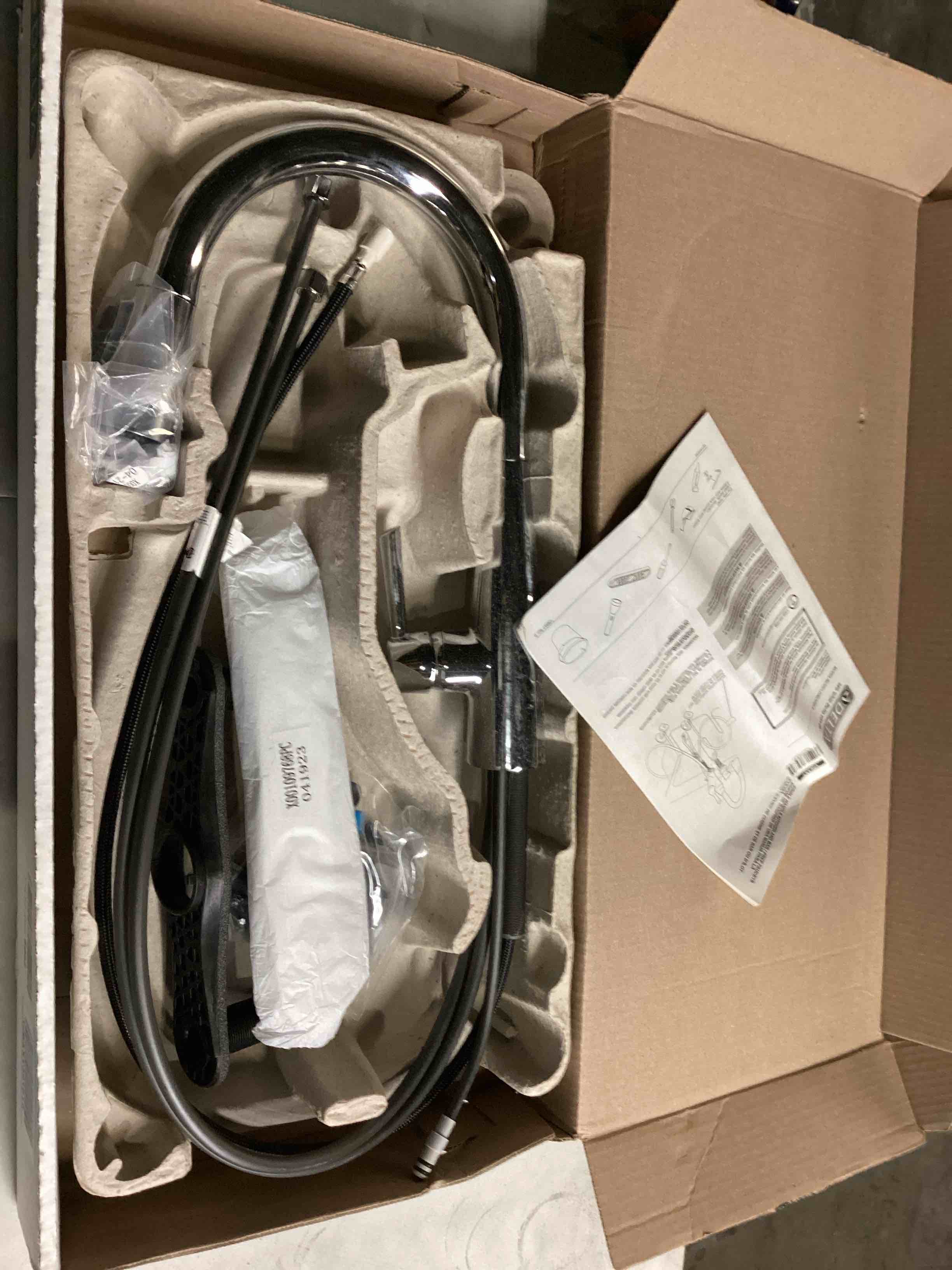 https://s3.amazonaws.com/lotting-images-prod/bidfta/BLU4121409_1700583914840.jpeg