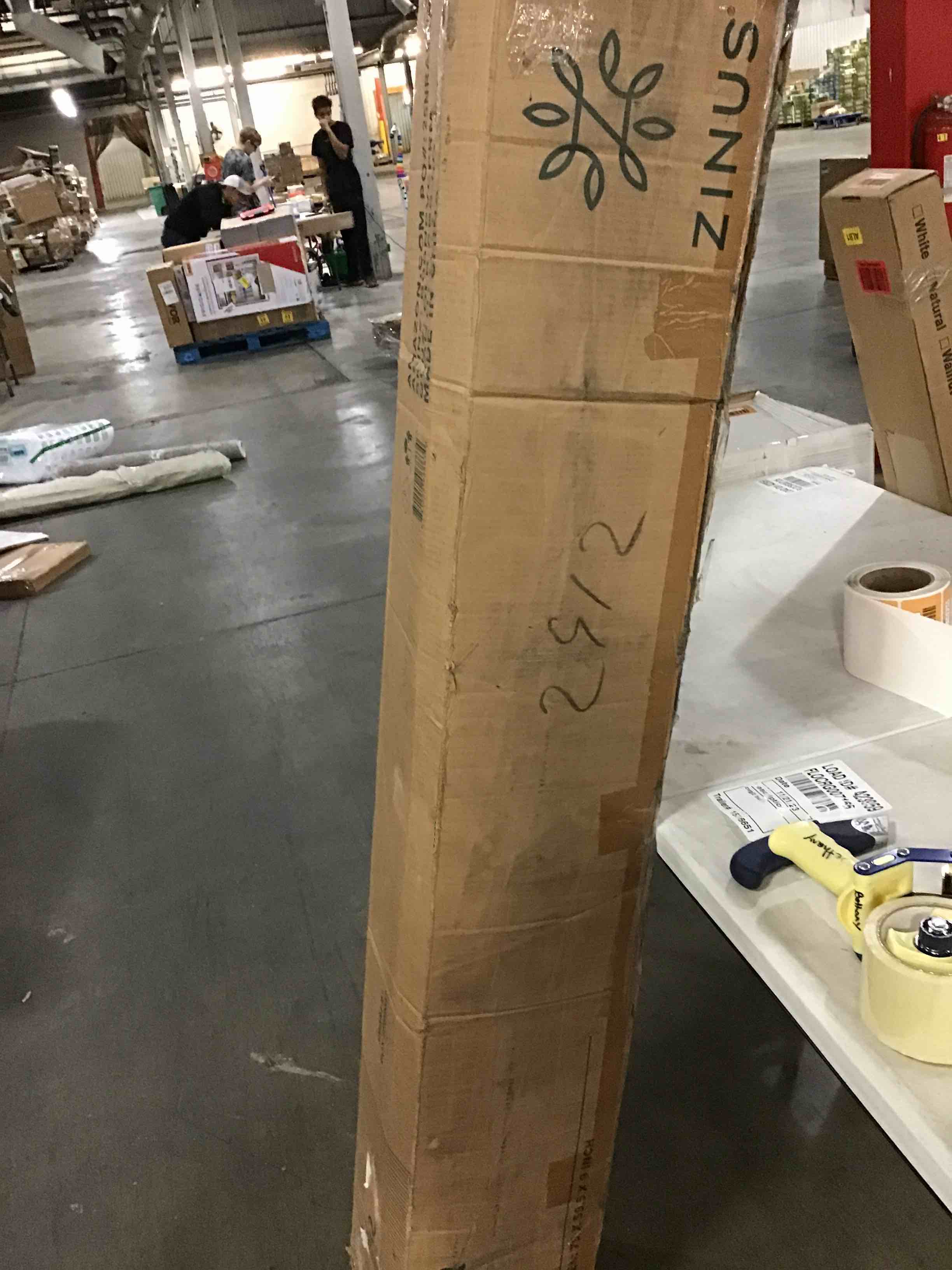 https://s3.amazonaws.com/lotting-images-prod/bidfta/BLU4121481_1700834224059.jpeg