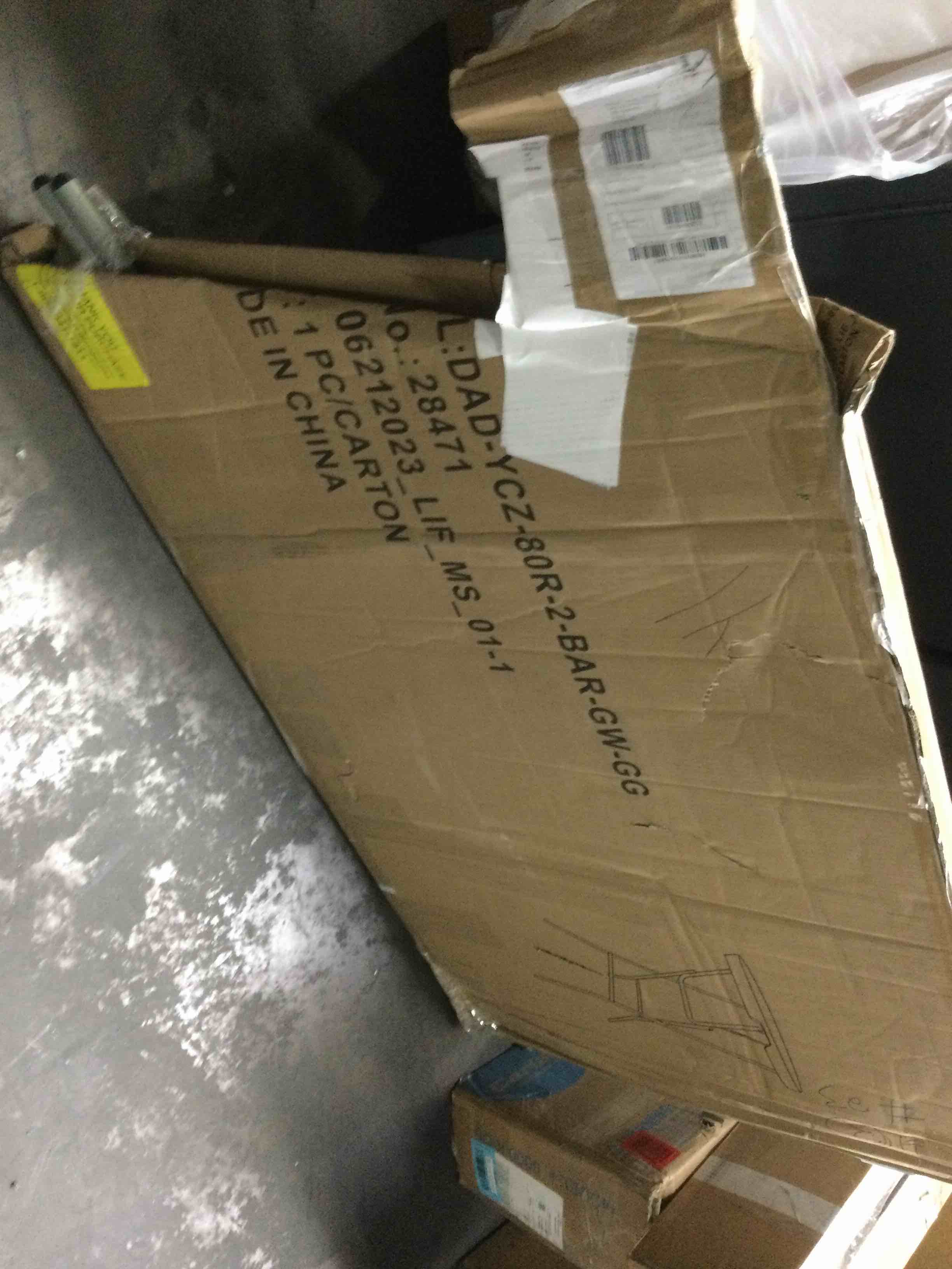 https://s3.amazonaws.com/lotting-images-prod/bidfta/BLU4122708_1700588191825.jpeg