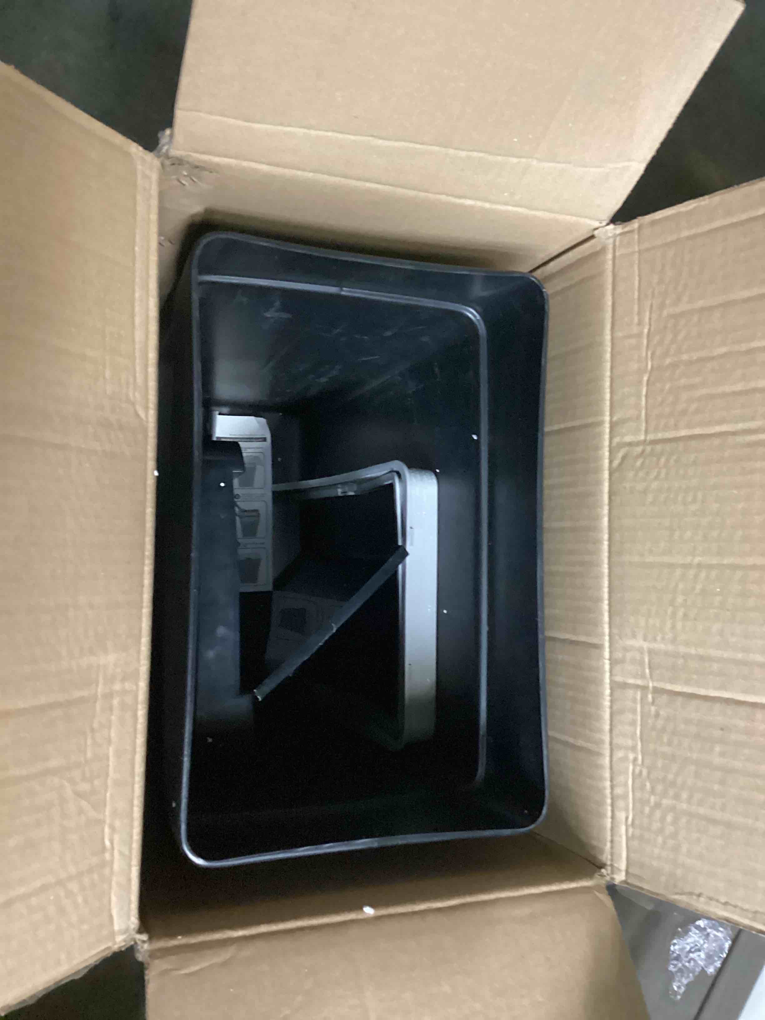 https://s3.amazonaws.com/lotting-images-prod/bidfta/BLU4122726_1700597417891.jpeg