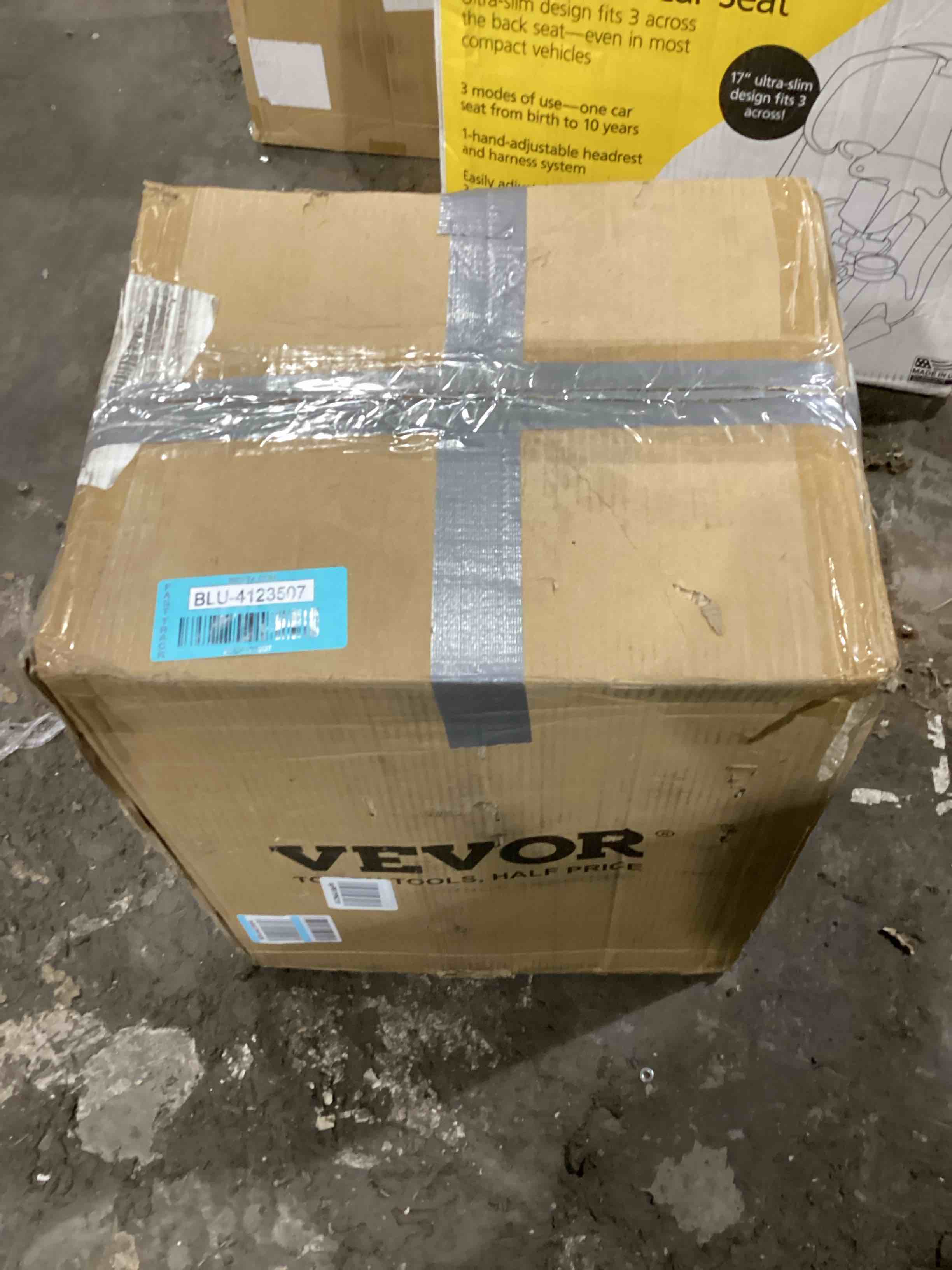 https://s3.amazonaws.com/lotting-images-prod/bidfta/BLU4123507_1701353424450.jpeg