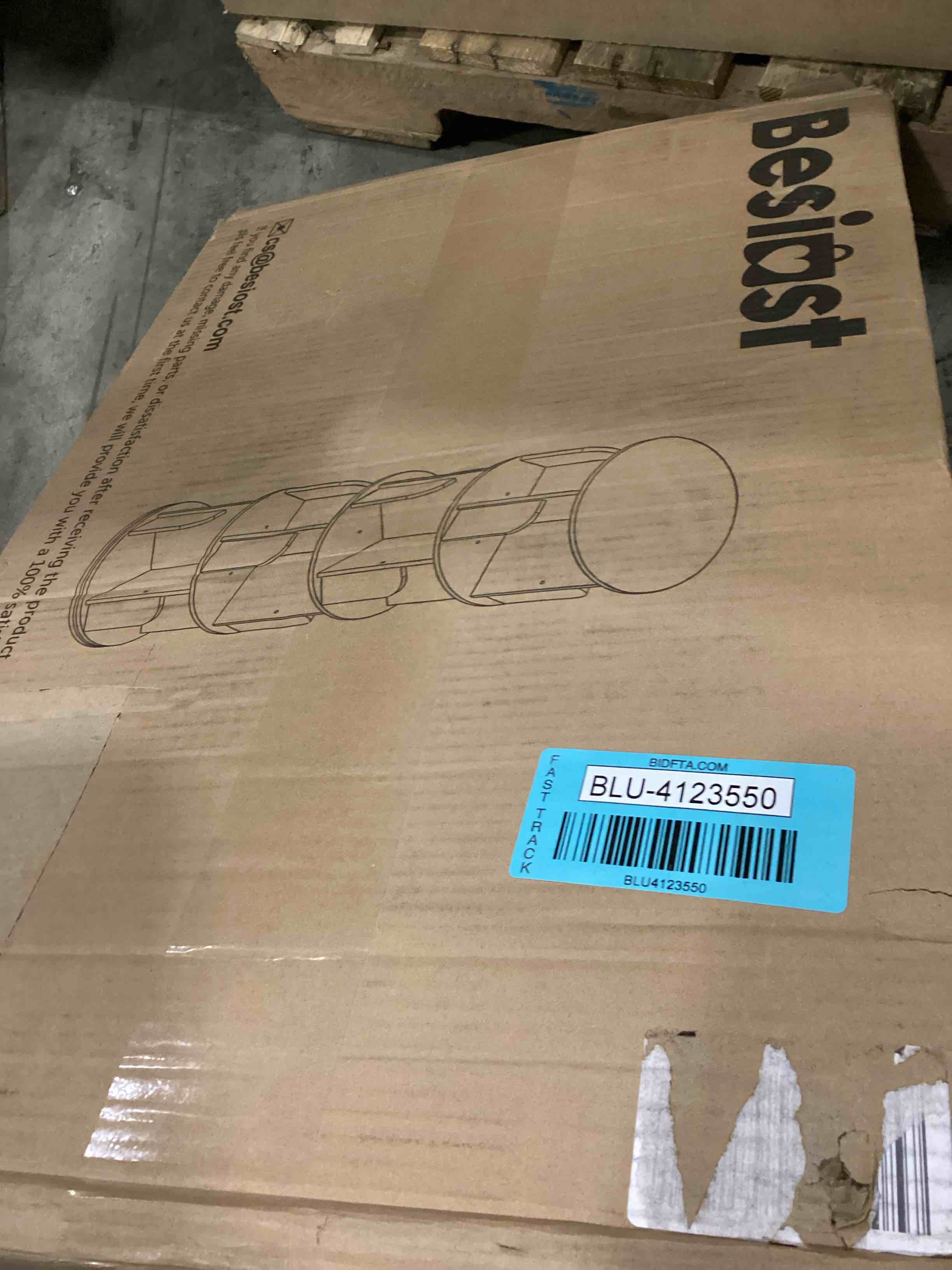 https://s3.amazonaws.com/lotting-images-prod/bidfta/BLU4123550_1701369241488.jpeg