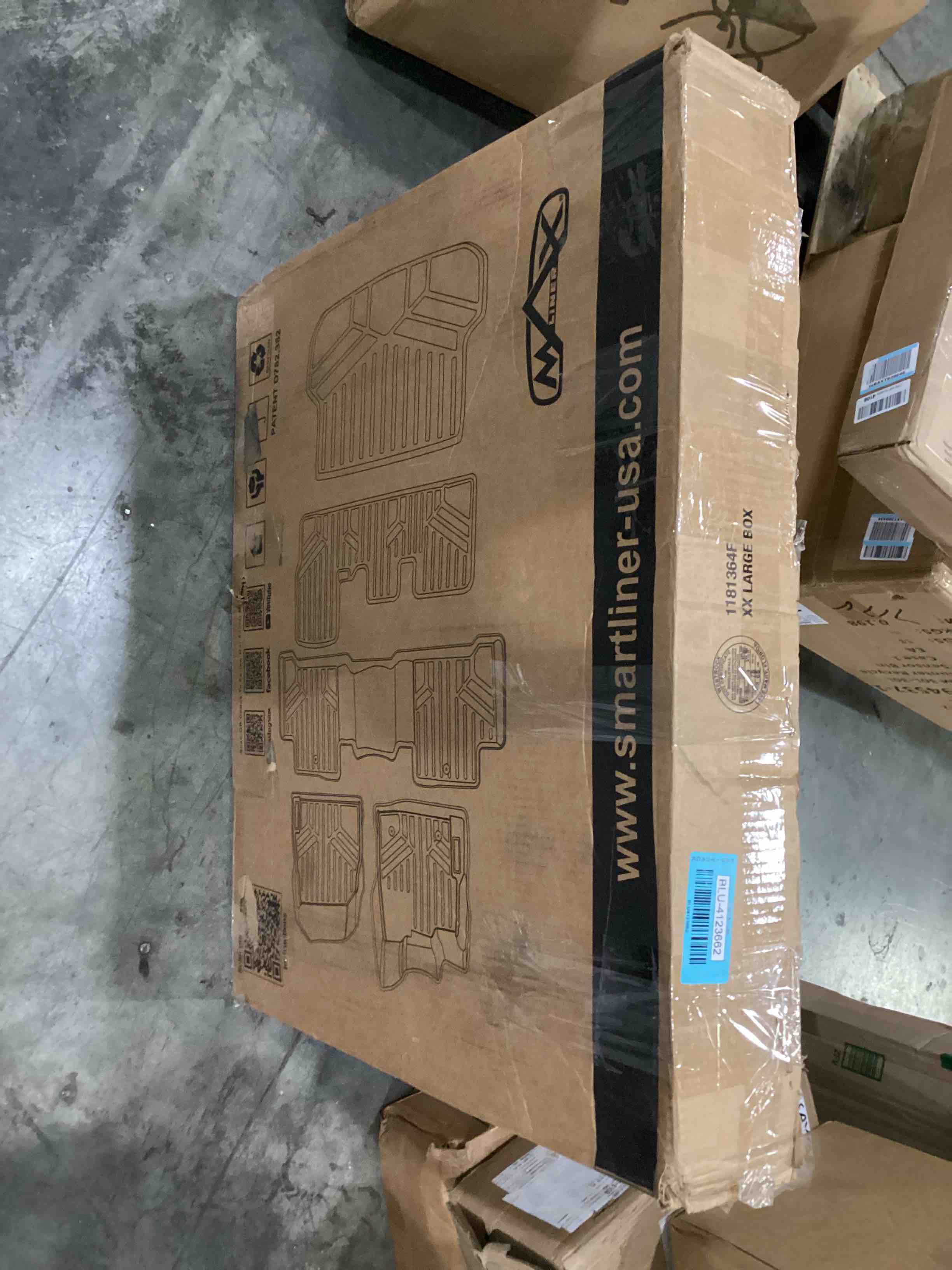 https://s3.amazonaws.com/lotting-images-prod/bidfta/BLU4123662_1701447979771.jpeg