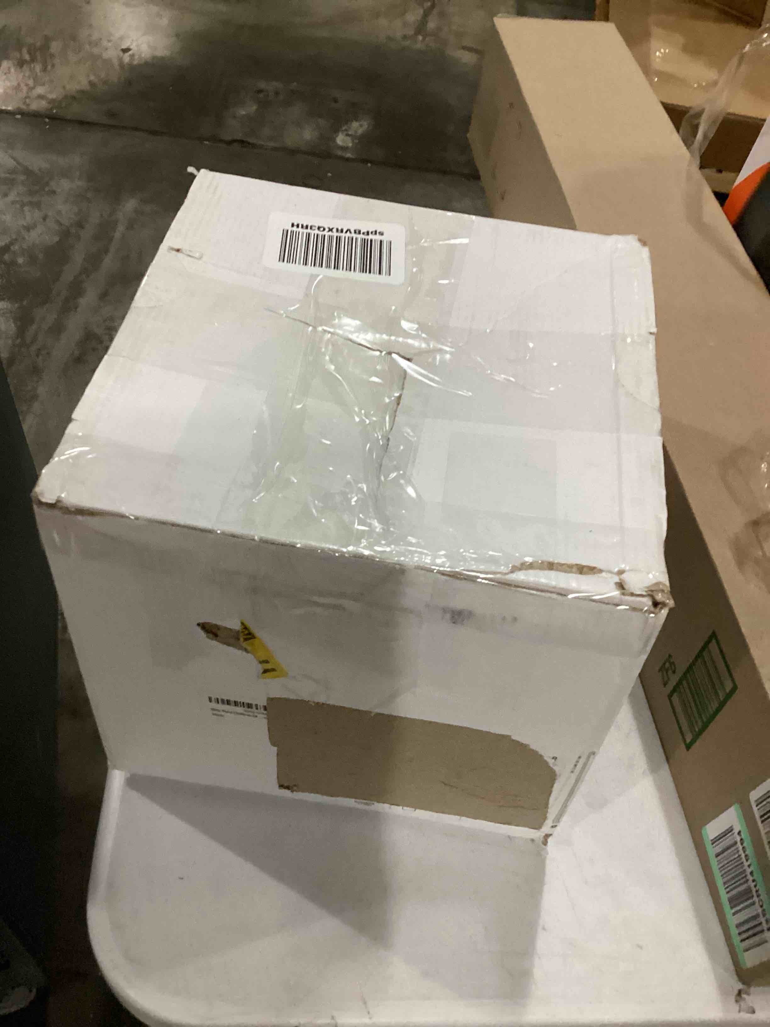 https://s3.amazonaws.com/lotting-images-prod/bidfta/BLU4123771_1701719364087.jpeg