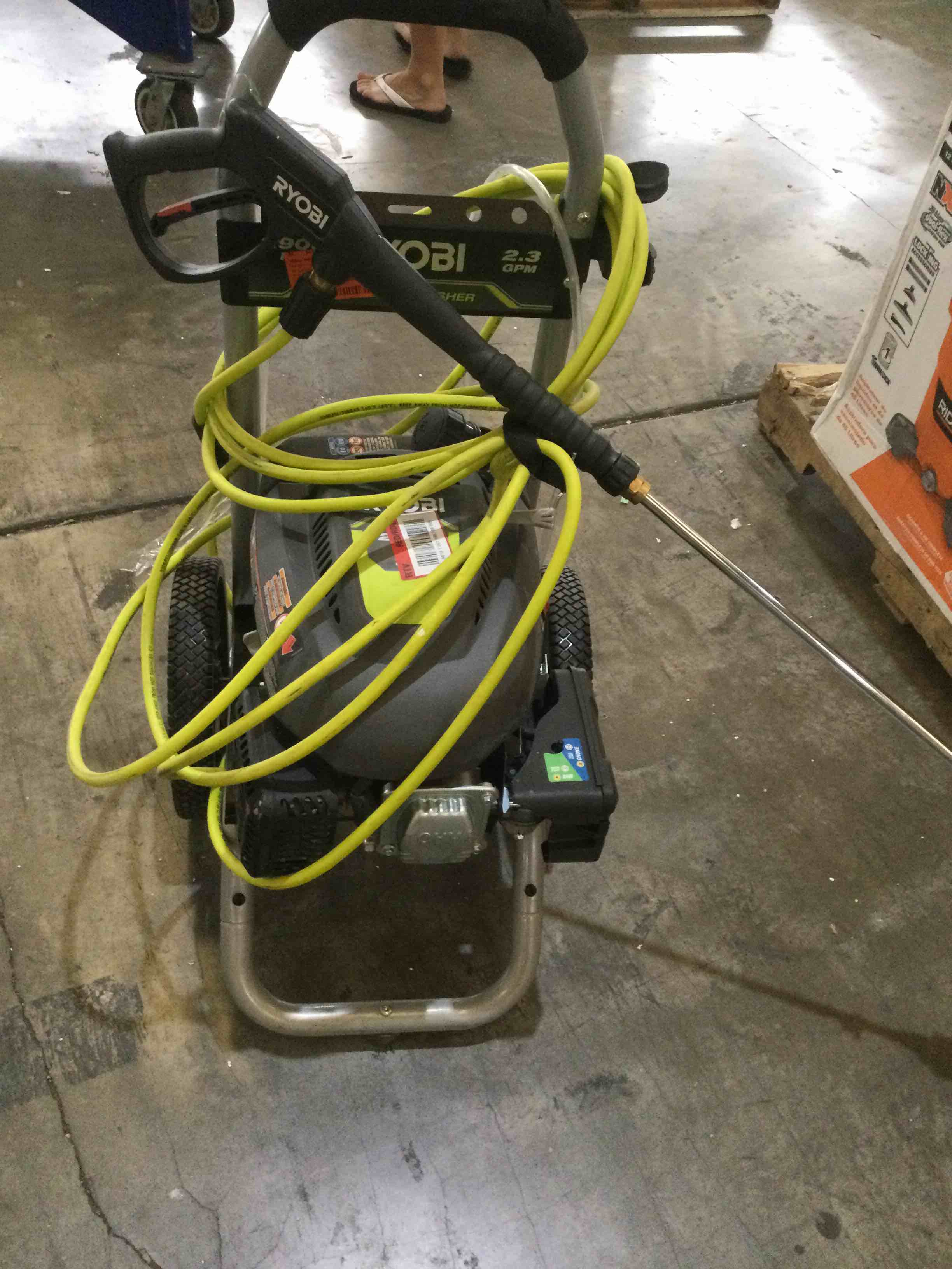 https://s3.amazonaws.com/lotting-images-prod/bidfta/BLU4194490_1689017590165.jpeg