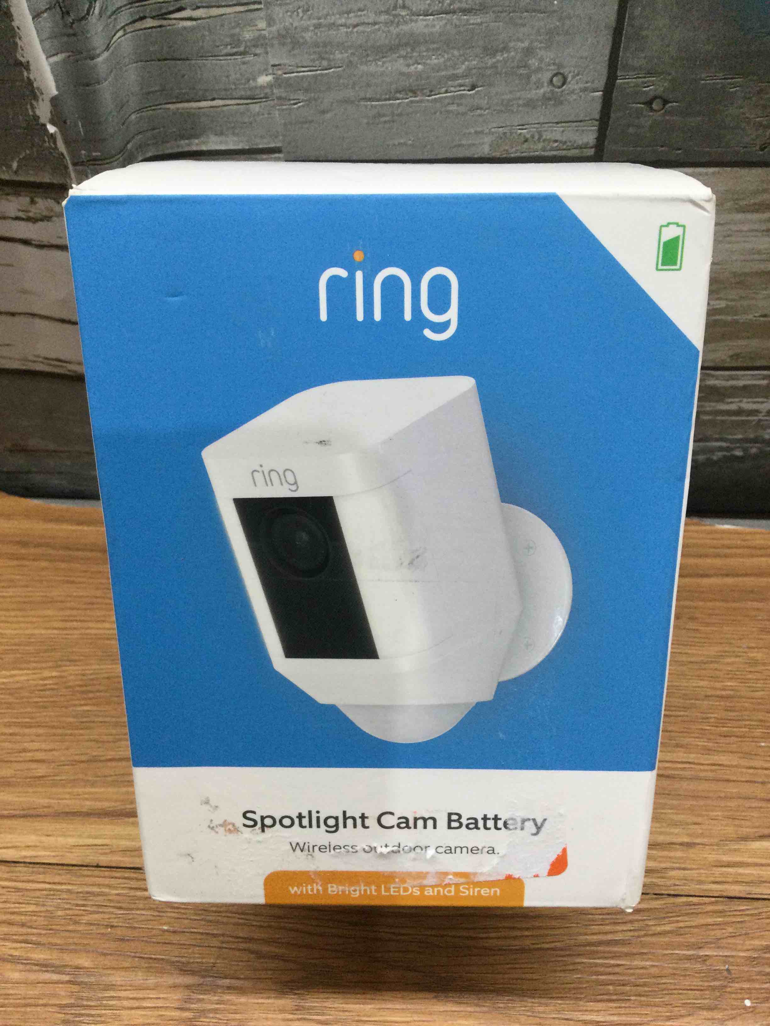 https://s3.amazonaws.com/lotting-images-prod/bidfta/BLU4195574_1690902372021.jpeg
