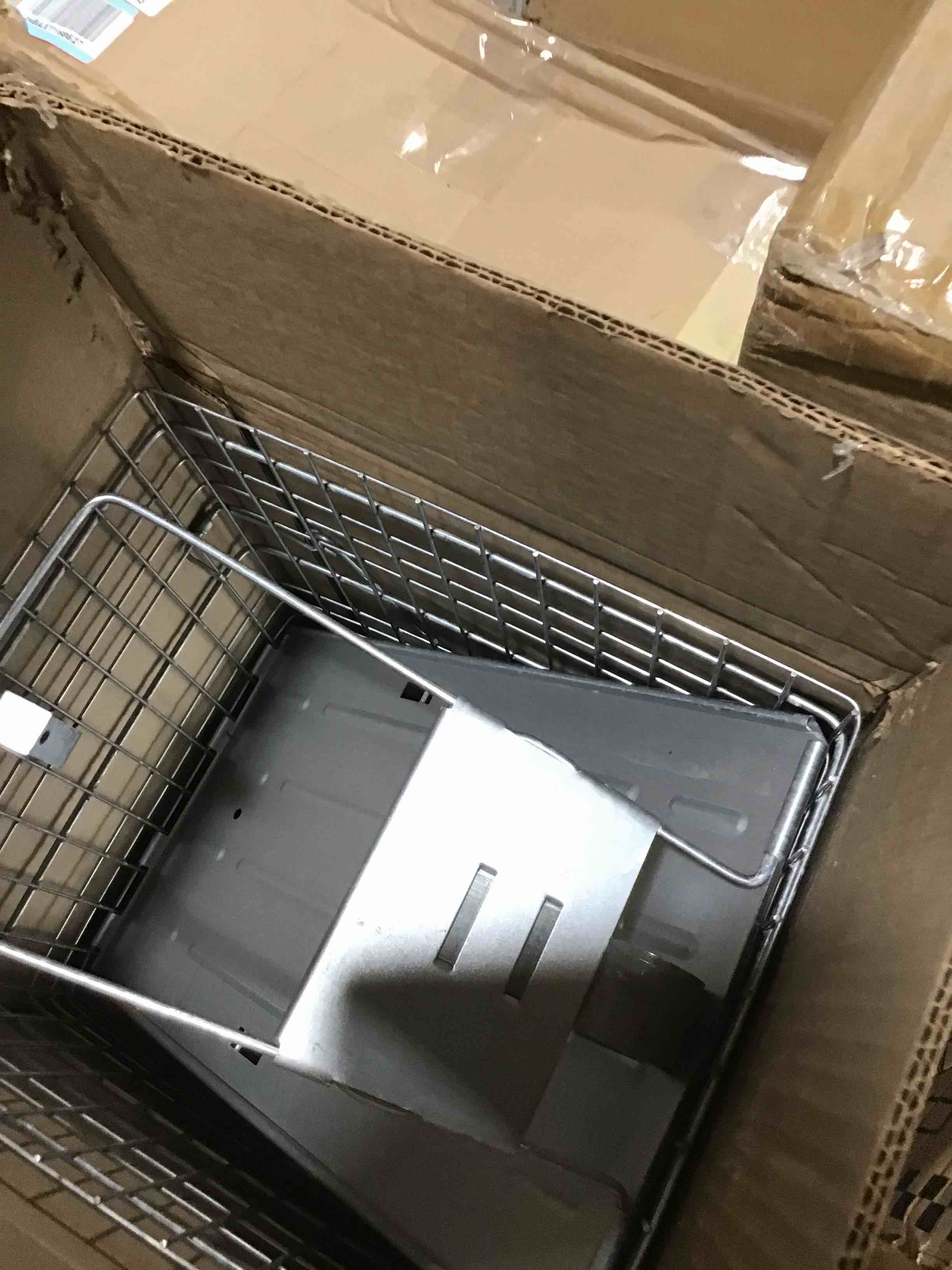 https://s3.amazonaws.com/lotting-images-prod/bidfta/BLU4197207_1703181062747.jpeg