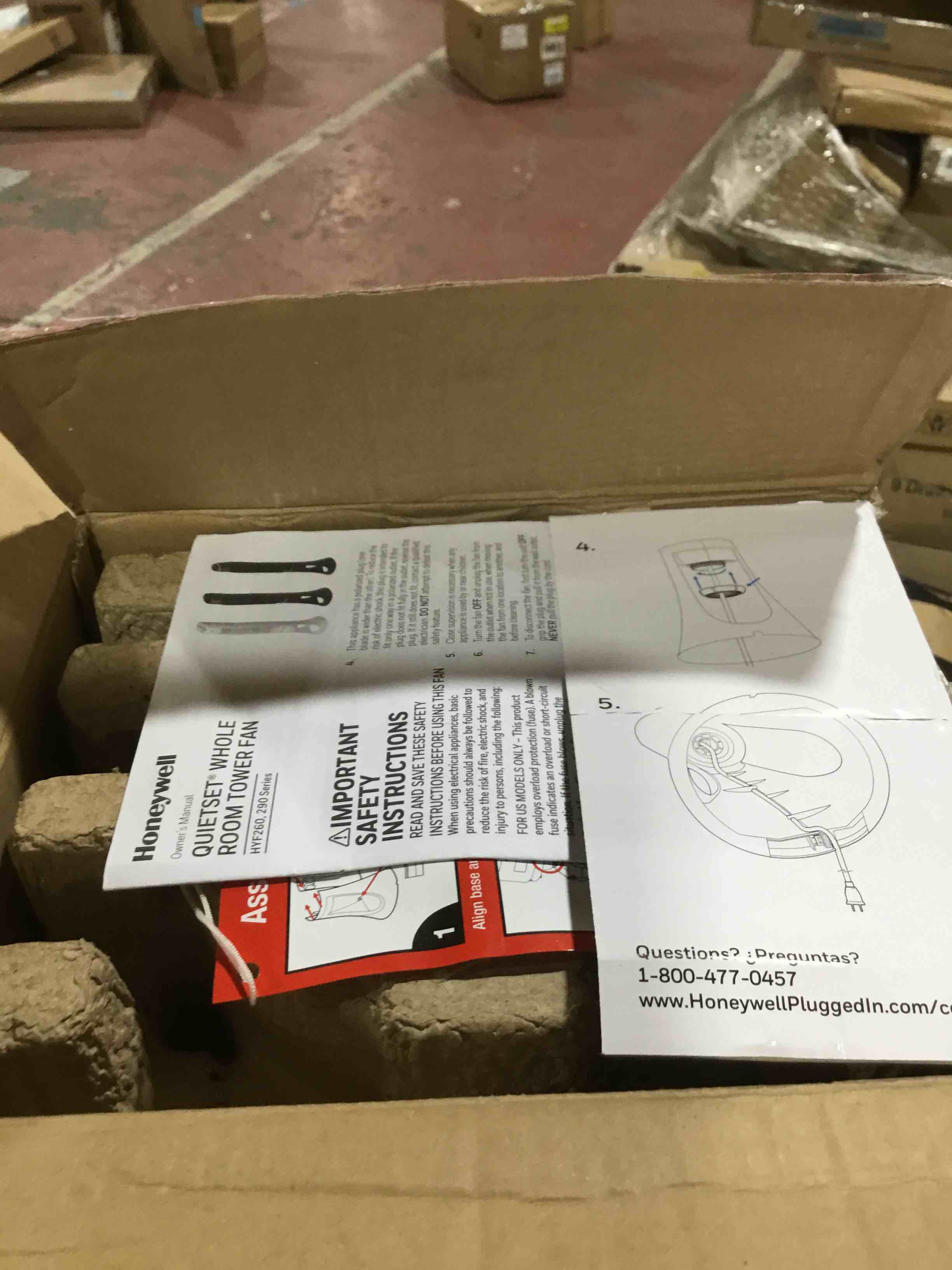https://s3.amazonaws.com/lotting-images-prod/bidfta/BLU4197278_1703262582981.jpeg