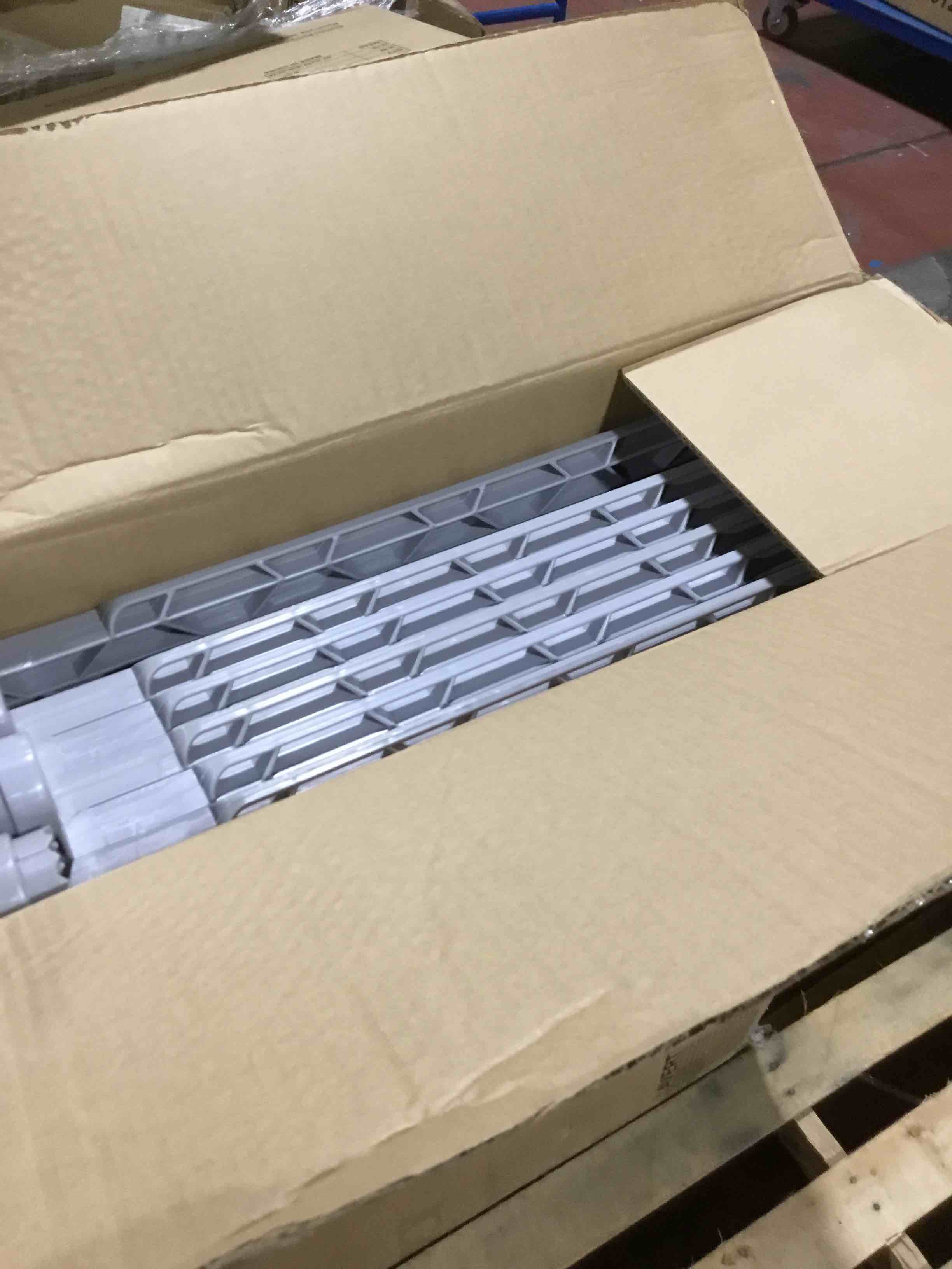 https://s3.amazonaws.com/lotting-images-prod/bidfta/BLU4197284_1703265623585.jpeg
