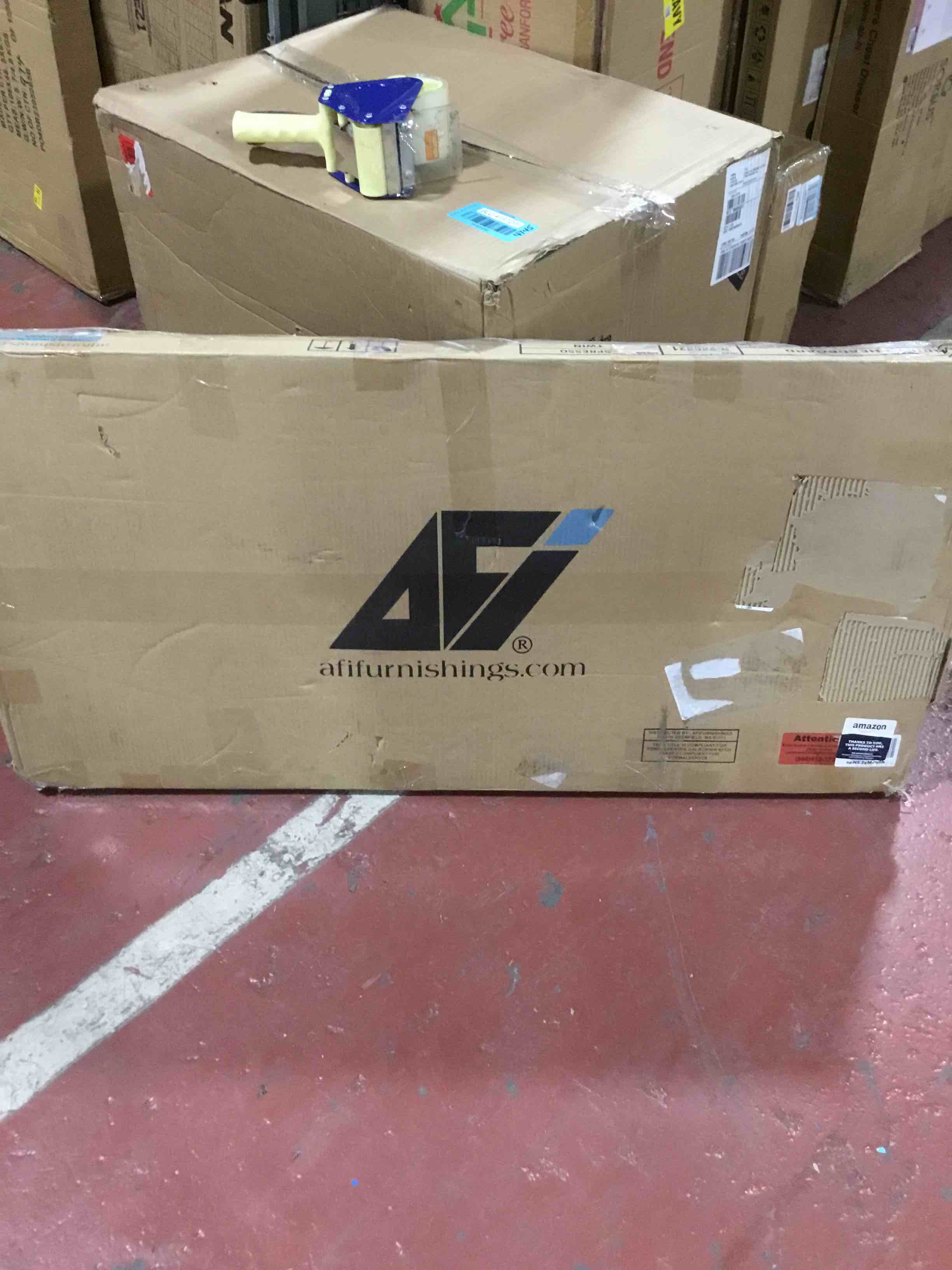 https://s3.amazonaws.com/lotting-images-prod/bidfta/BLU4197306_1703269565806.jpeg