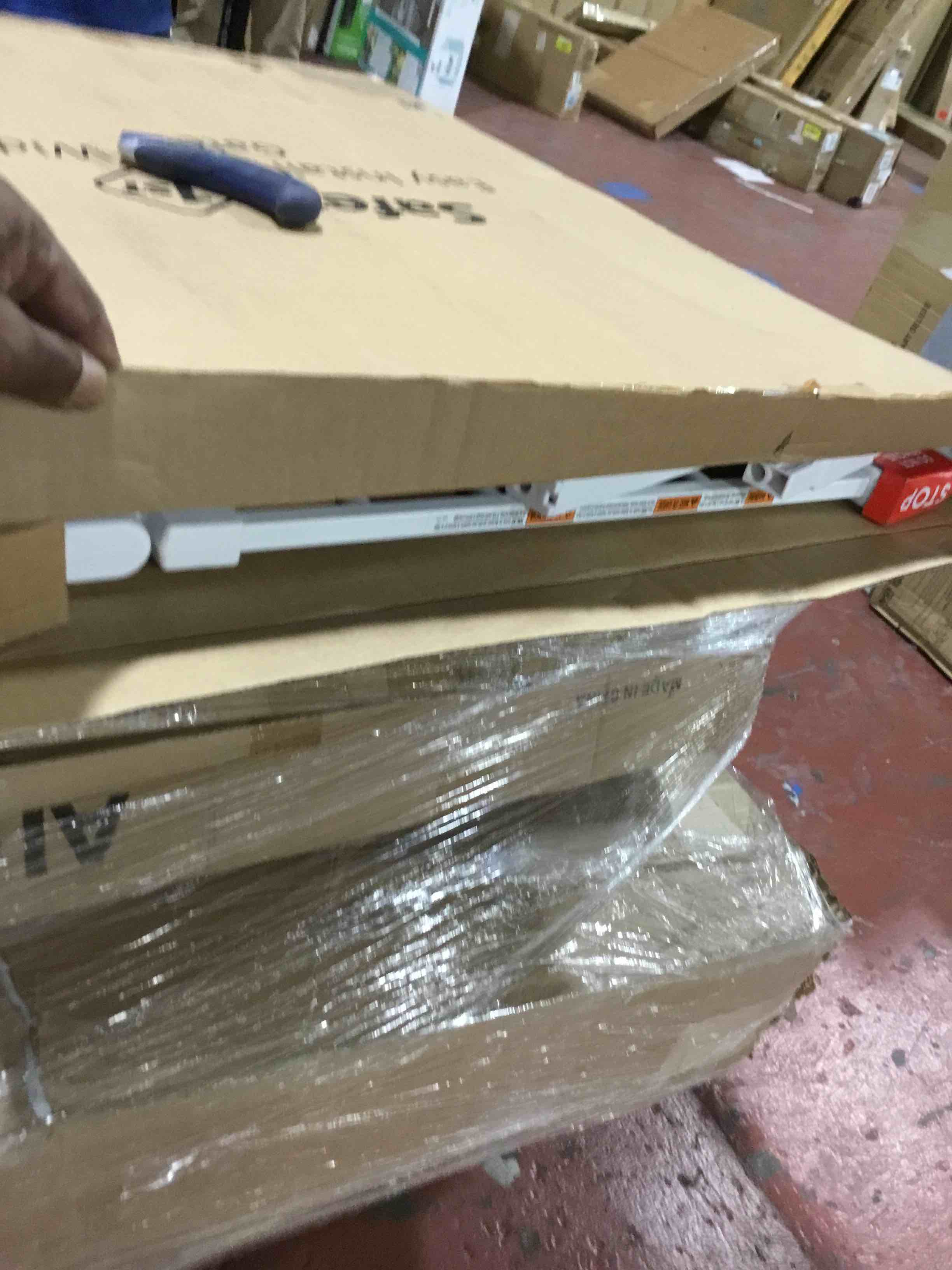 https://s3.amazonaws.com/lotting-images-prod/bidfta/BLU4197308_1703269888478.jpeg