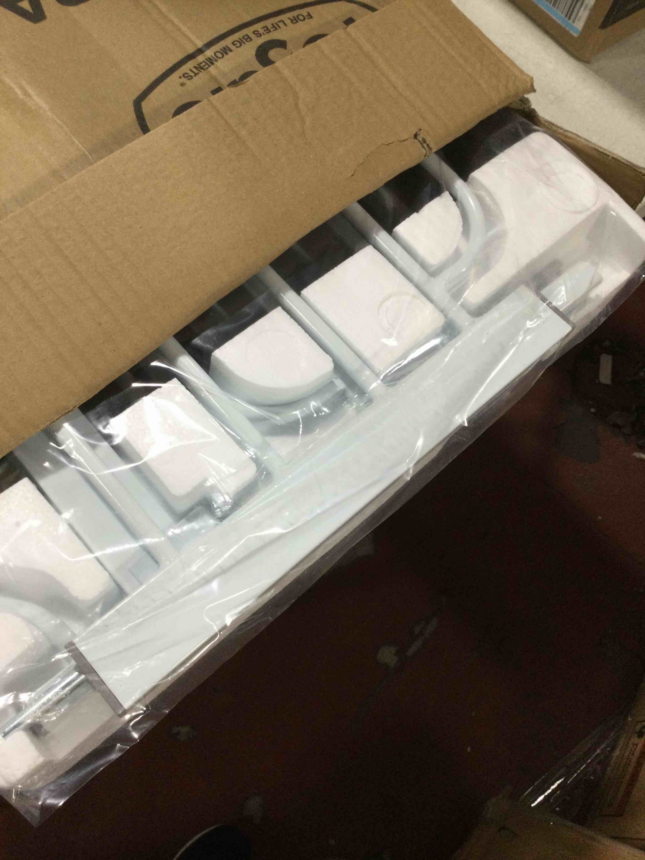 https://s3.amazonaws.com/lotting-images-prod/bidfta/BLU4202768_1709908148830.jpeg