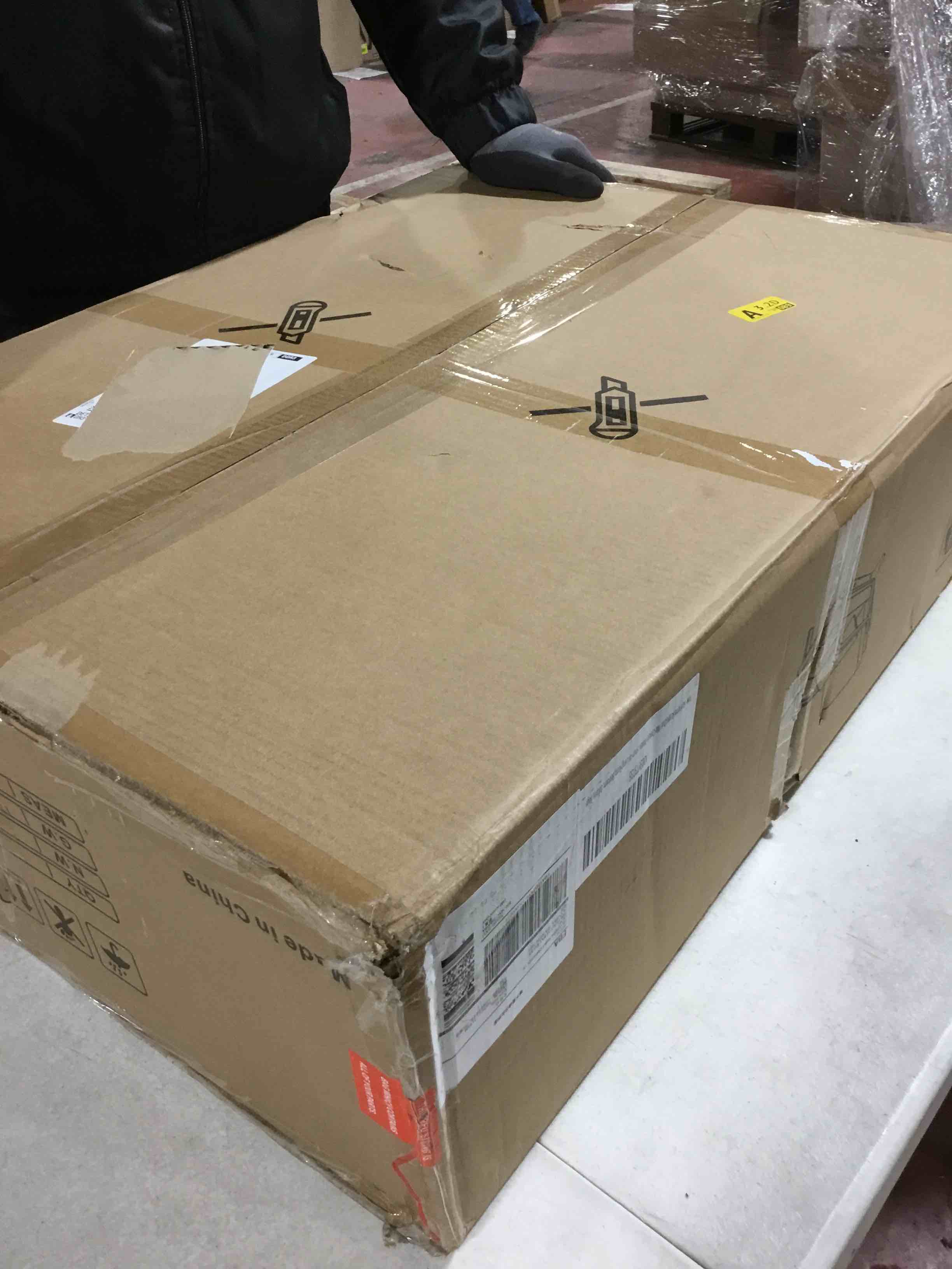 https://s3.amazonaws.com/lotting-images-prod/bidfta/BLU4202902_1710171730386.jpeg