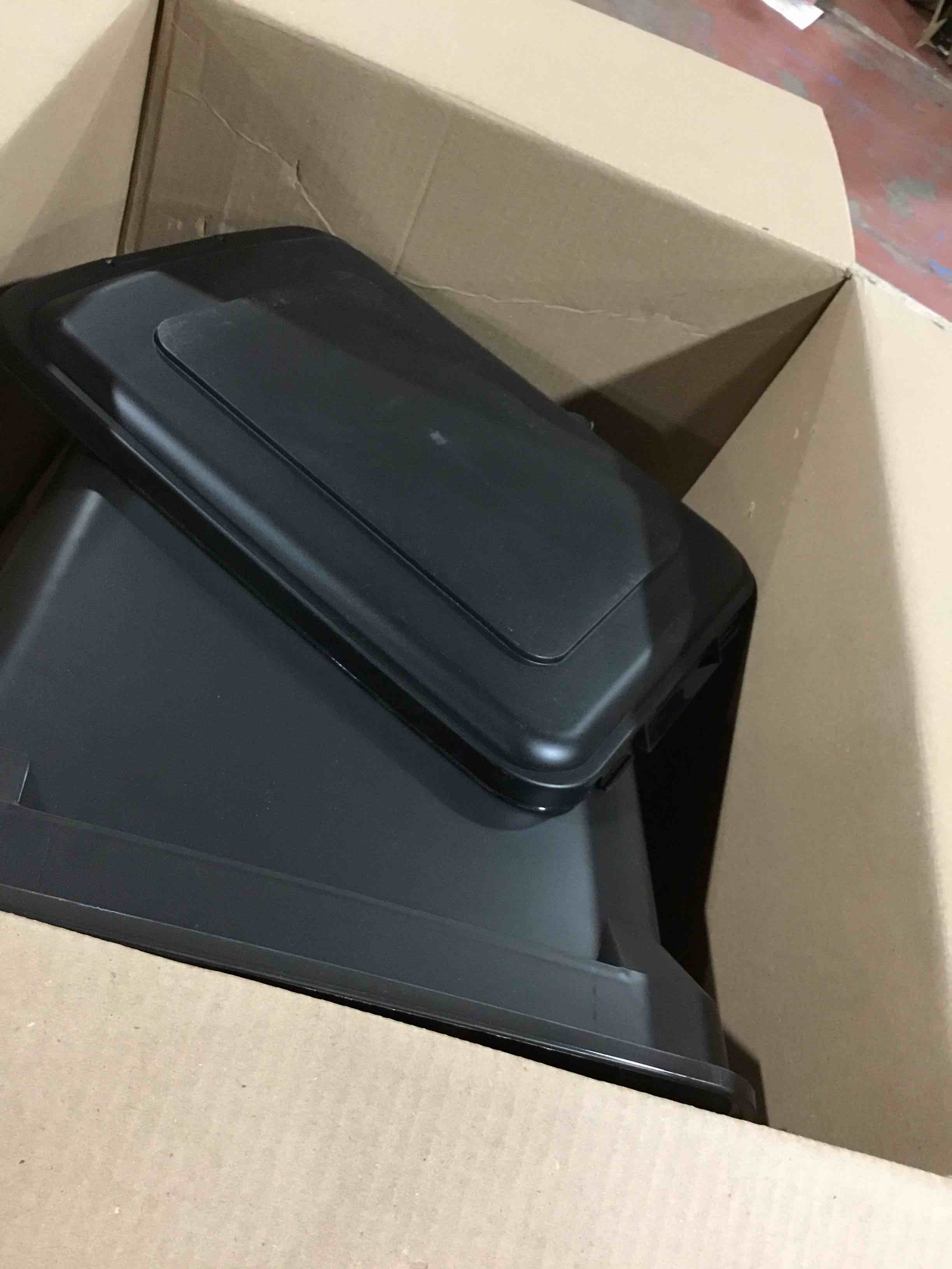 https://s3.amazonaws.com/lotting-images-prod/bidfta/BLU4202909_1710175985031.jpeg