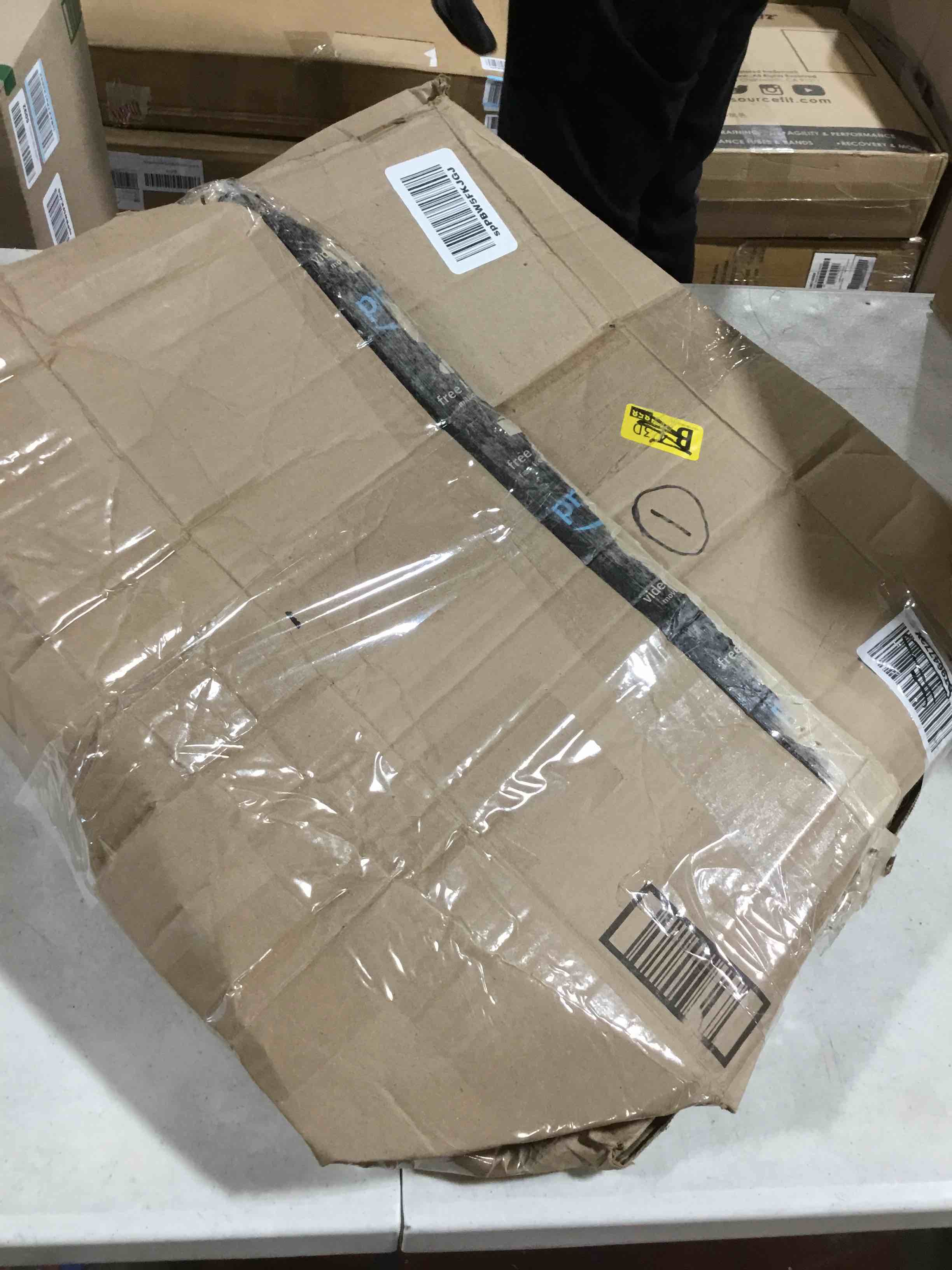 https://s3.amazonaws.com/lotting-images-prod/bidfta/BLU4202912_1710176598795.jpeg