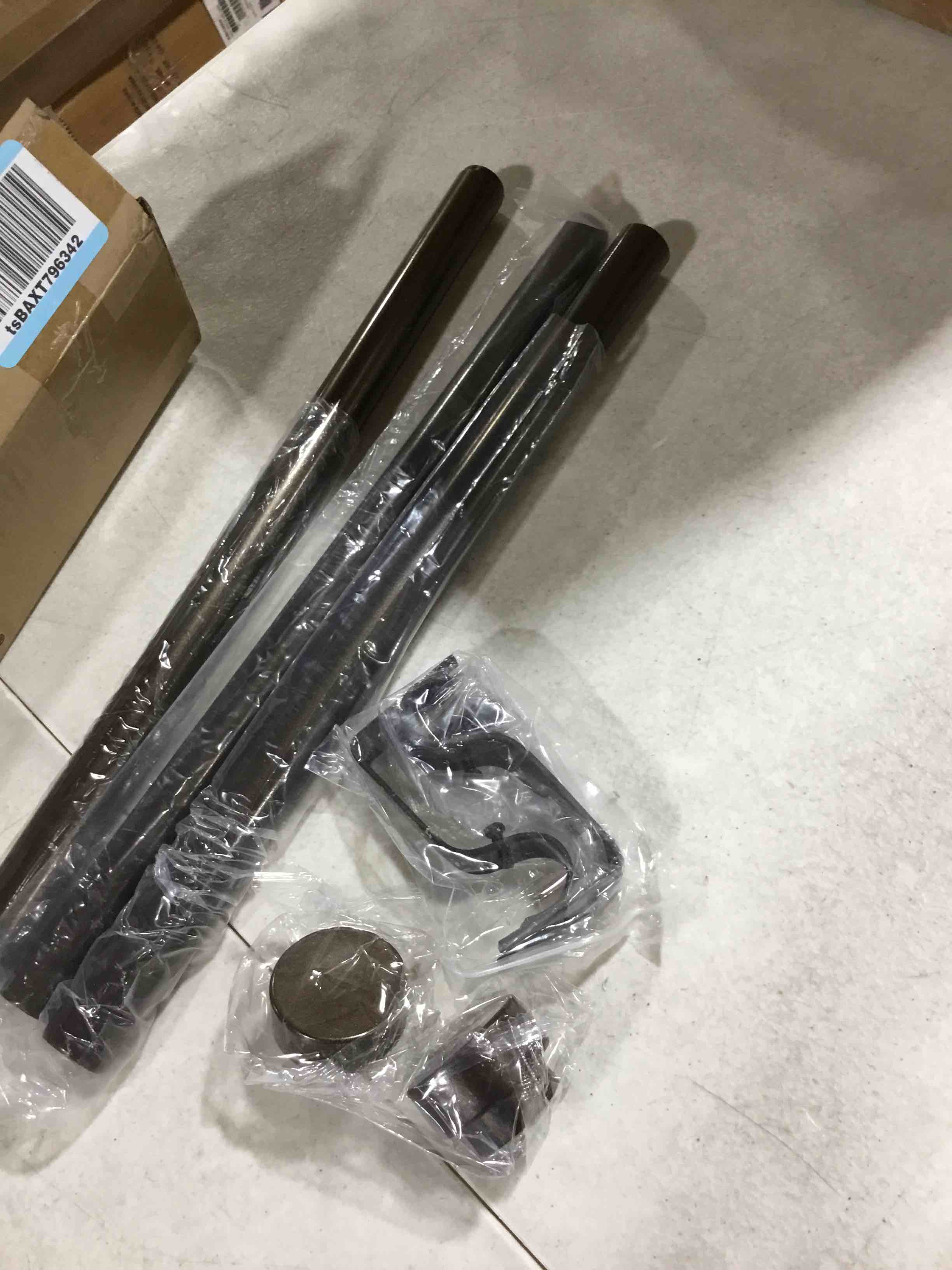https://s3.amazonaws.com/lotting-images-prod/bidfta/BLU4202921_1710177946937.jpeg