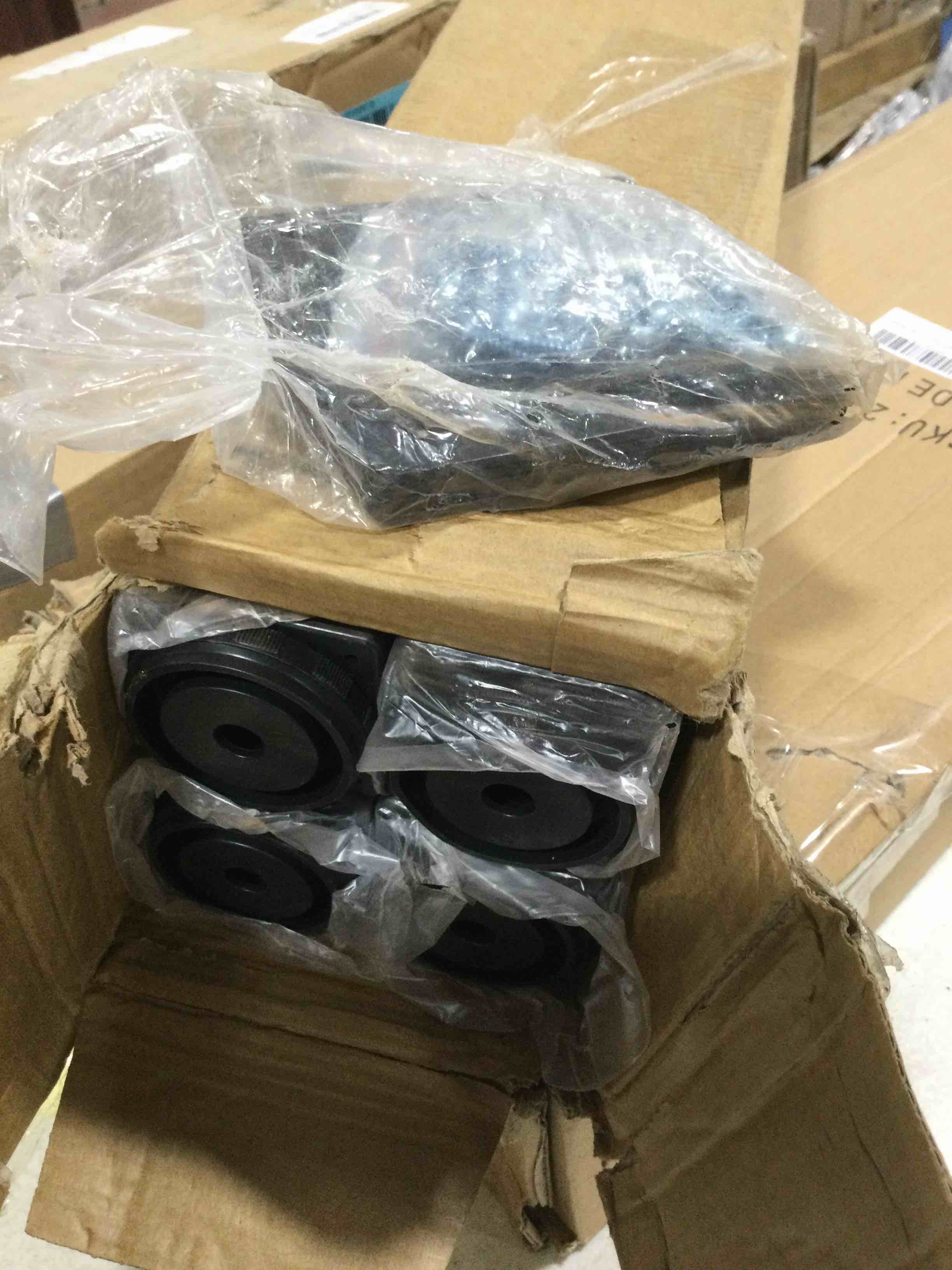 https://s3.amazonaws.com/lotting-images-prod/bidfta/BLU4203129_1710344017858.jpeg