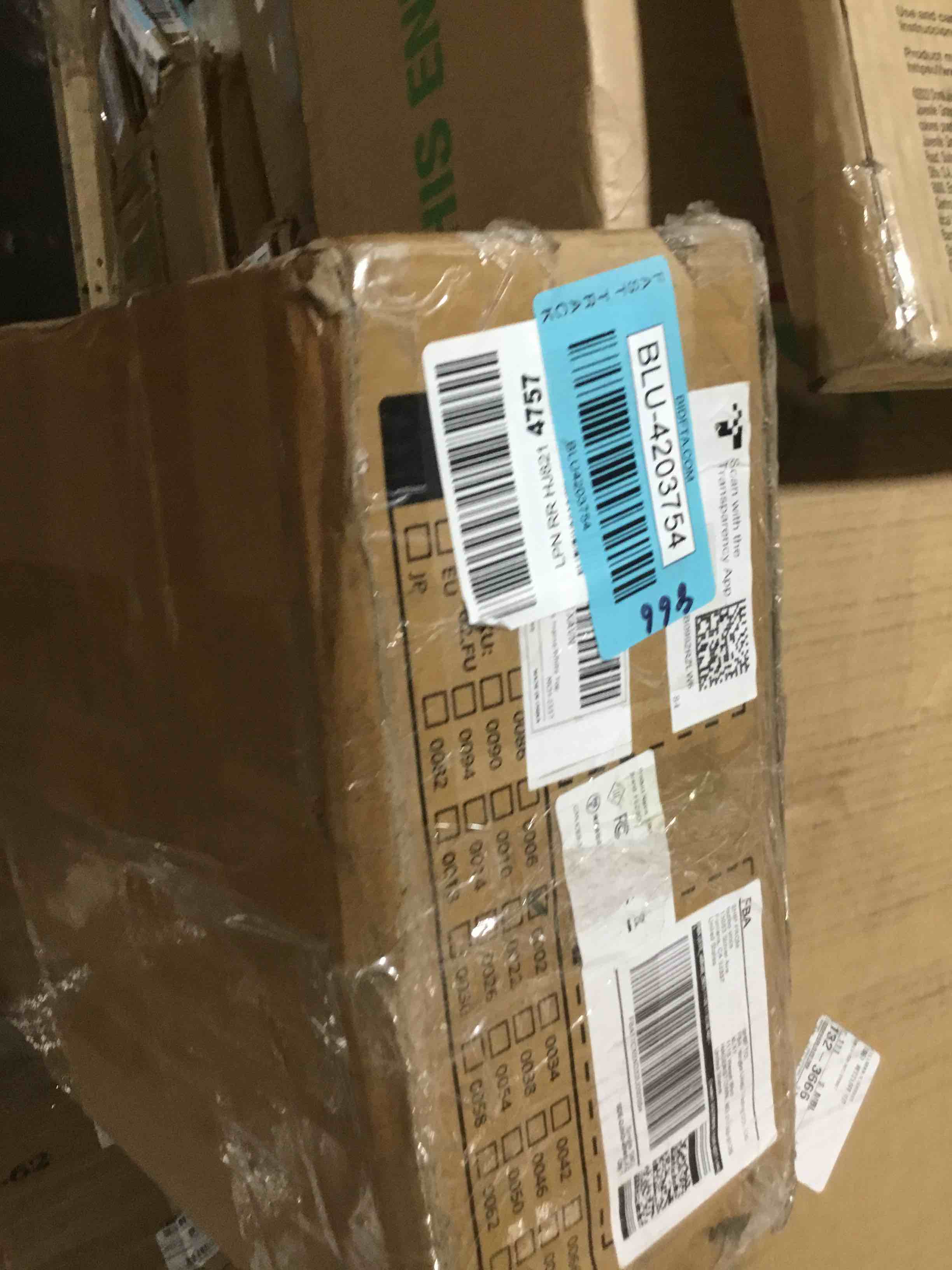https://s3.amazonaws.com/lotting-images-prod/bidfta/BLU4203754_1708616716436.jpeg