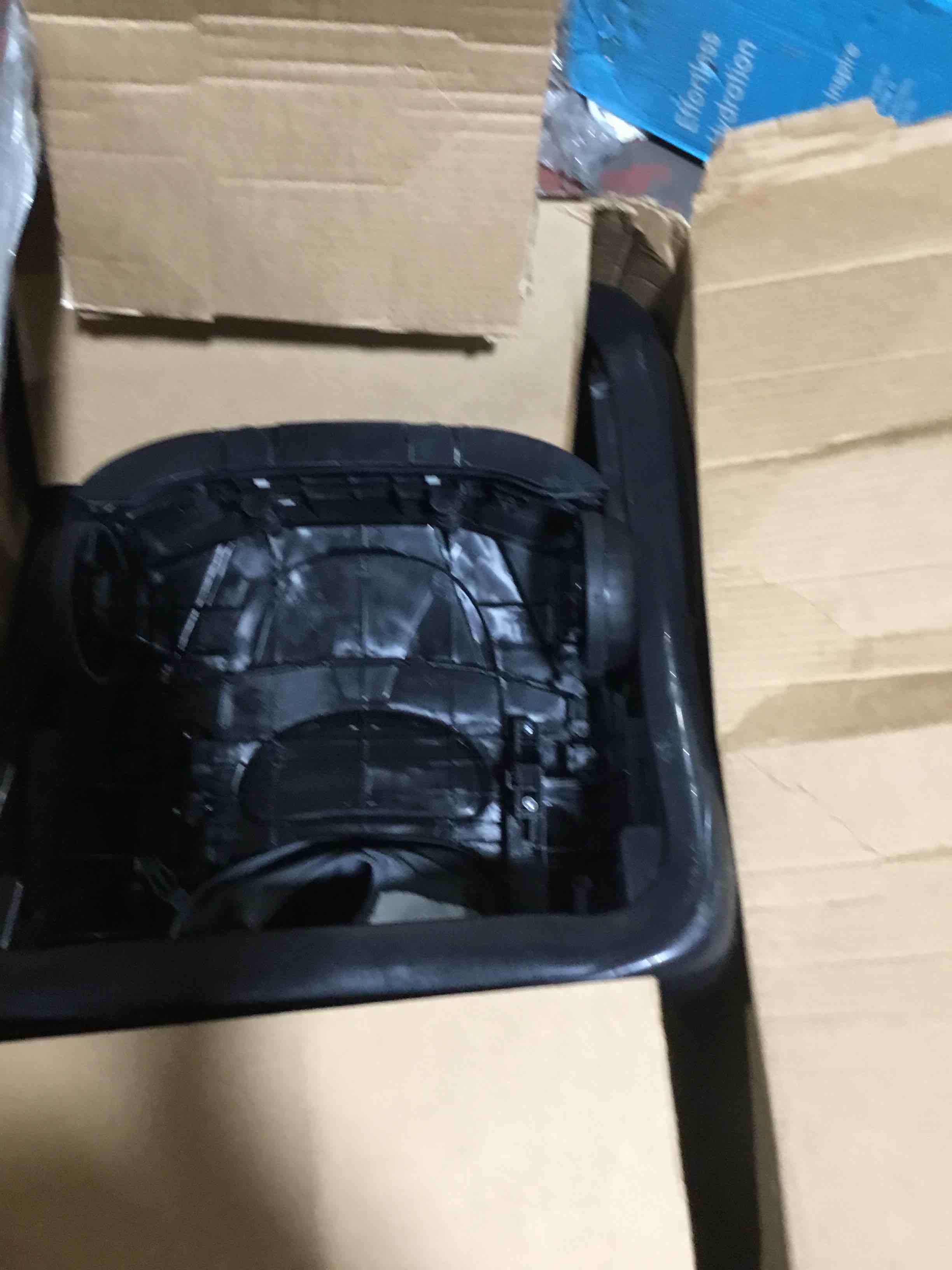 https://s3.amazonaws.com/lotting-images-prod/bidfta/BLU4203888_1708970745826.jpeg
