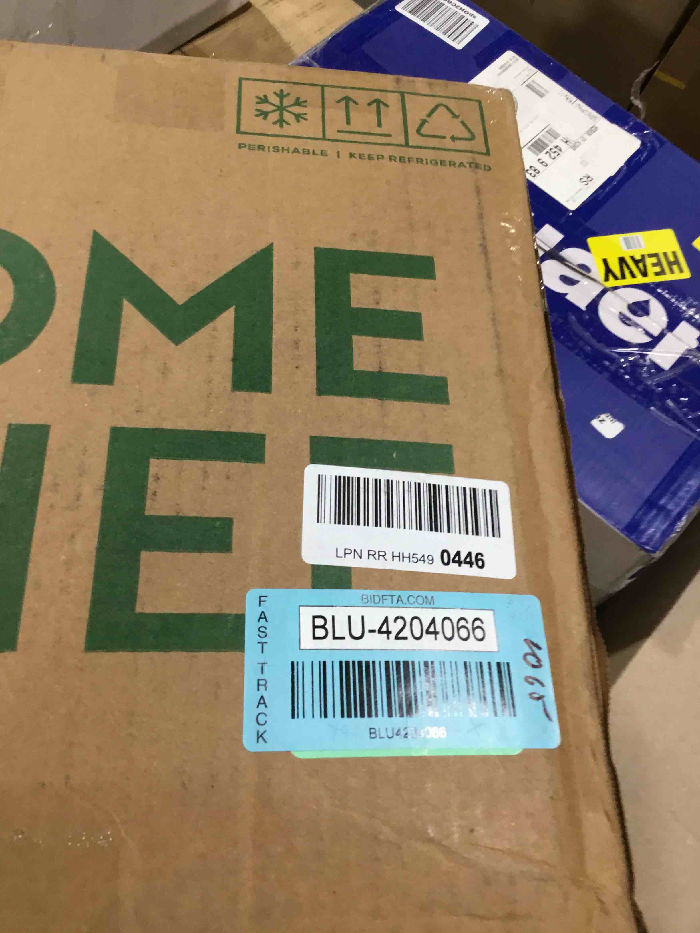 https://s3.amazonaws.com/lotting-images-prod/bidfta/BLU4204066_1709565037607.jpeg