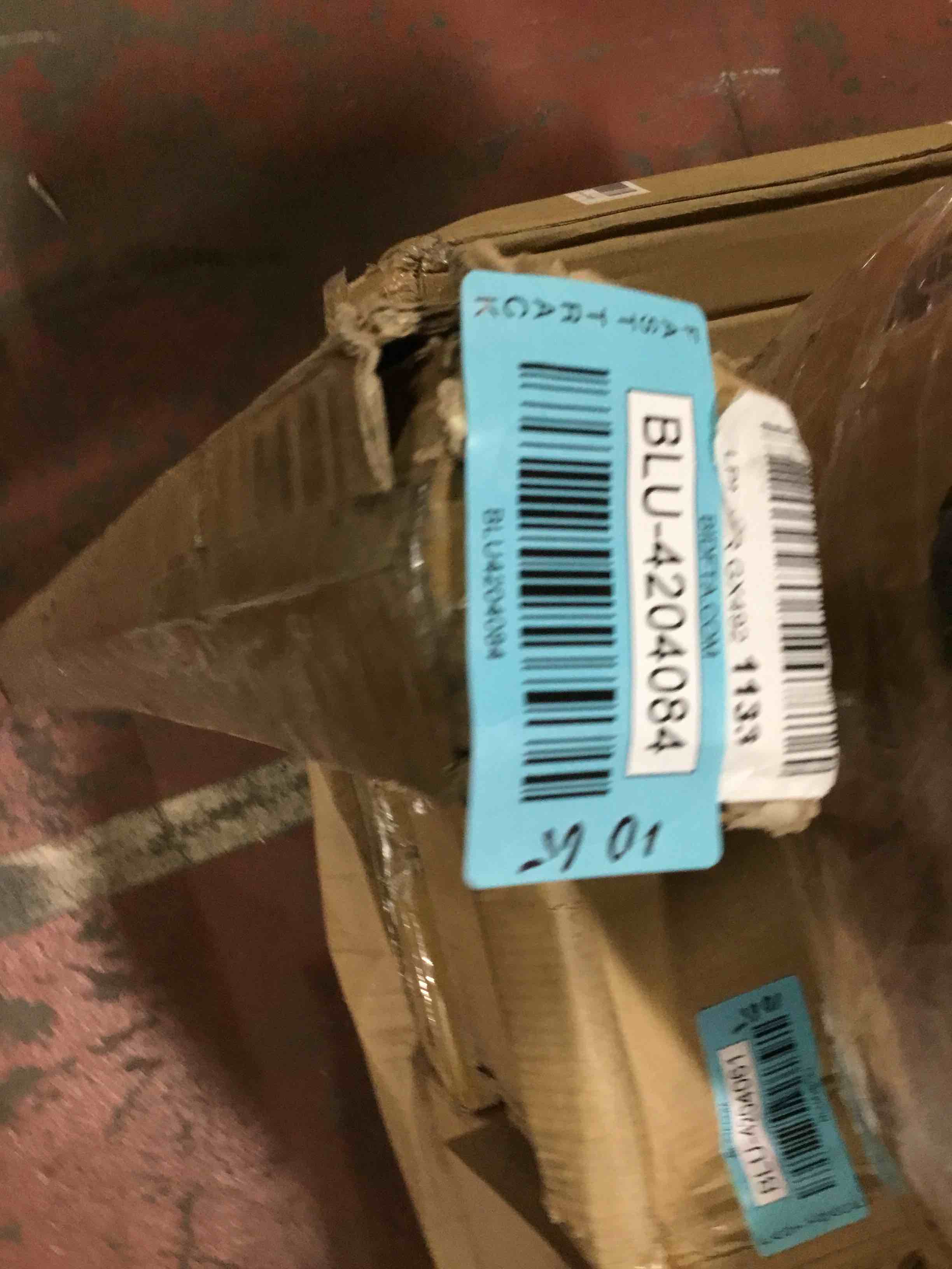 https://s3.amazonaws.com/lotting-images-prod/bidfta/BLU4204084_1709568290920.jpeg