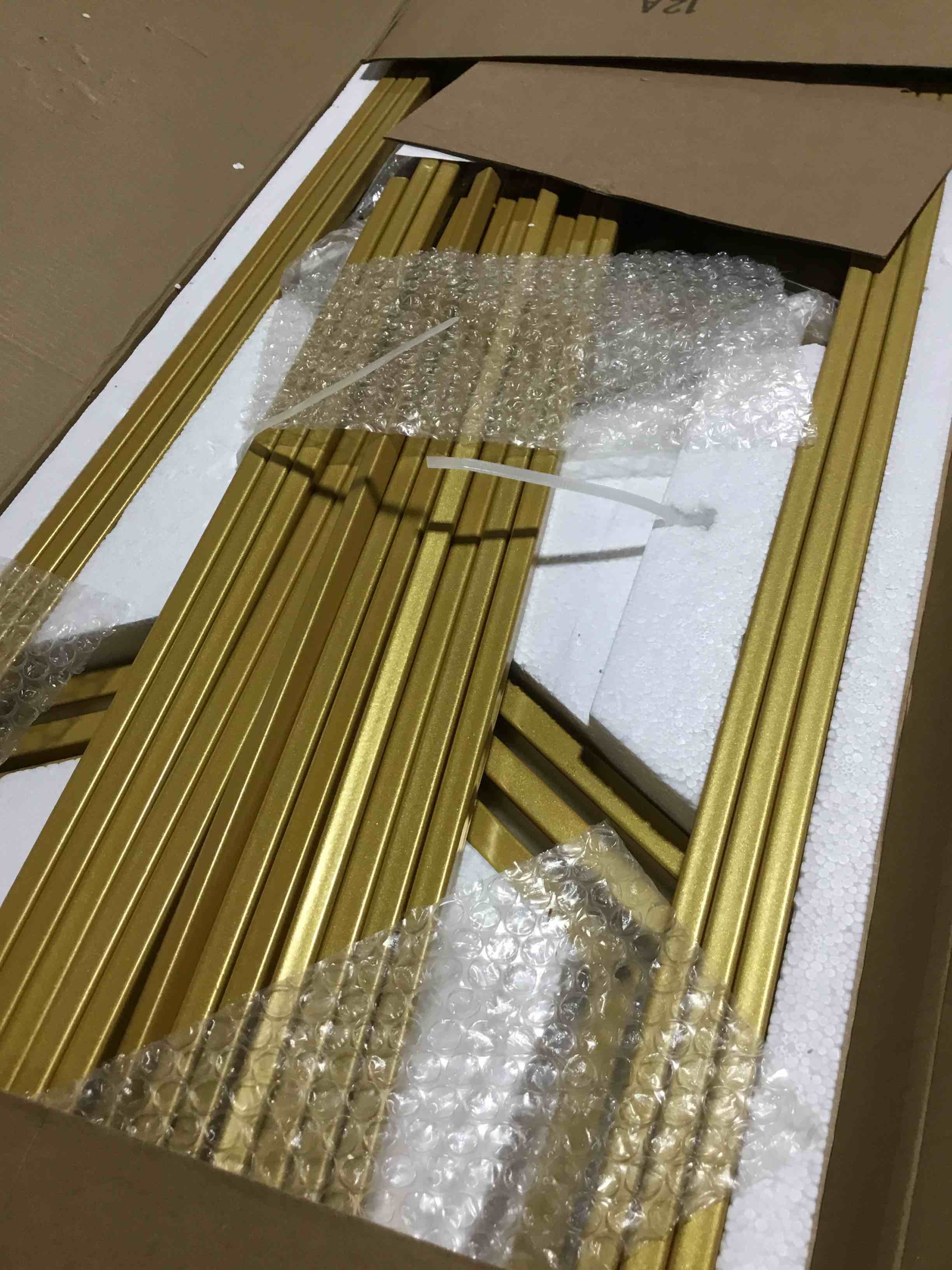 https://s3.amazonaws.com/lotting-images-prod/bidfta/BLU4205060_1707320680928.jpeg