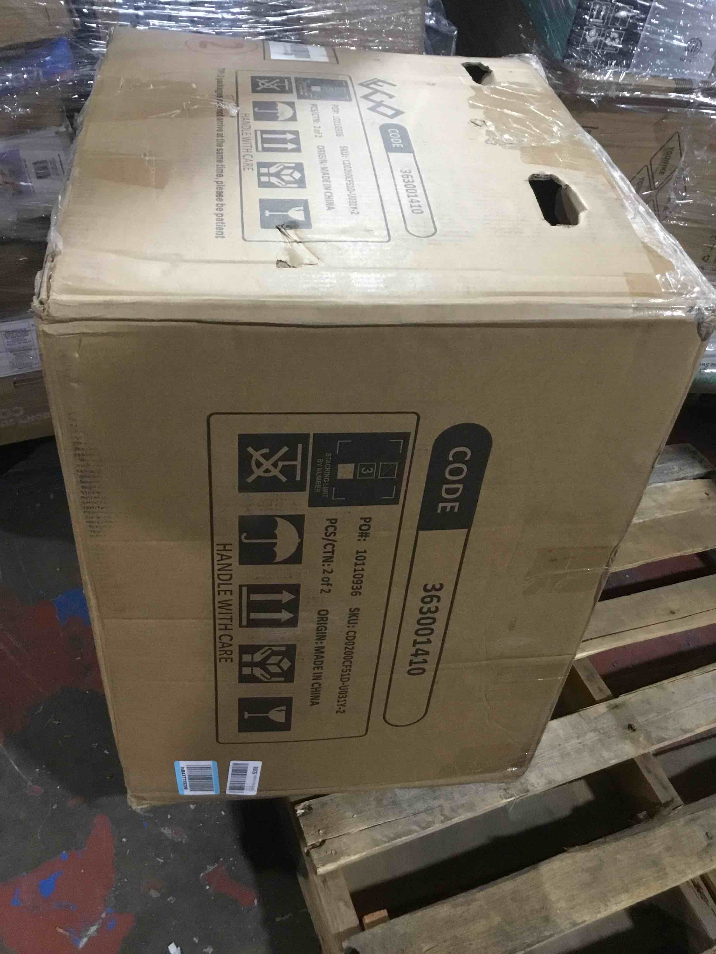 https://s3.amazonaws.com/lotting-images-prod/bidfta/BLU4205302_1708449046422.jpeg