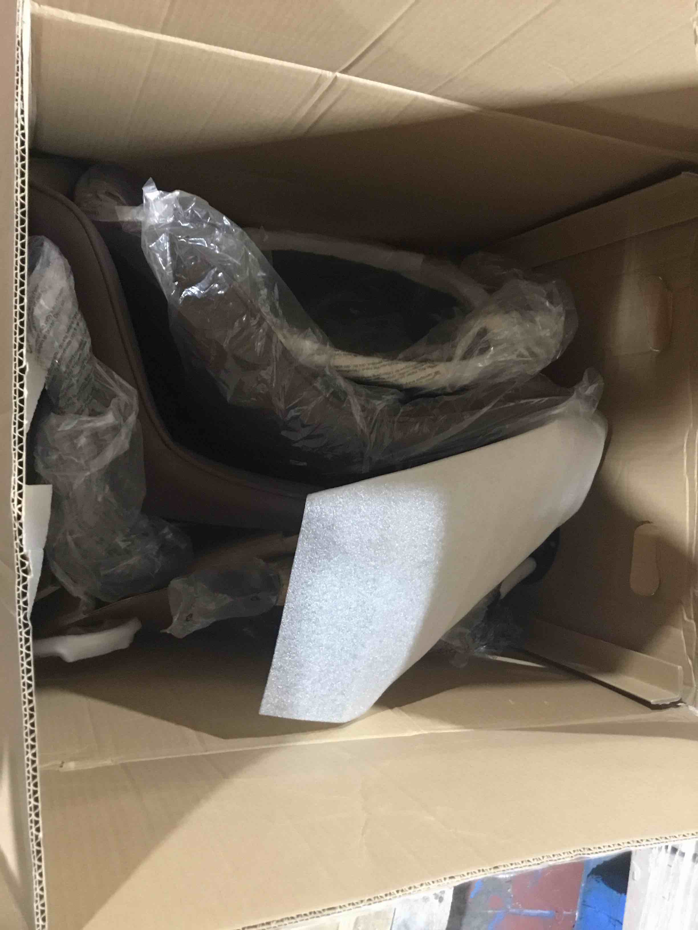 https://s3.amazonaws.com/lotting-images-prod/bidfta/BLU4205302_1708449076368.jpeg