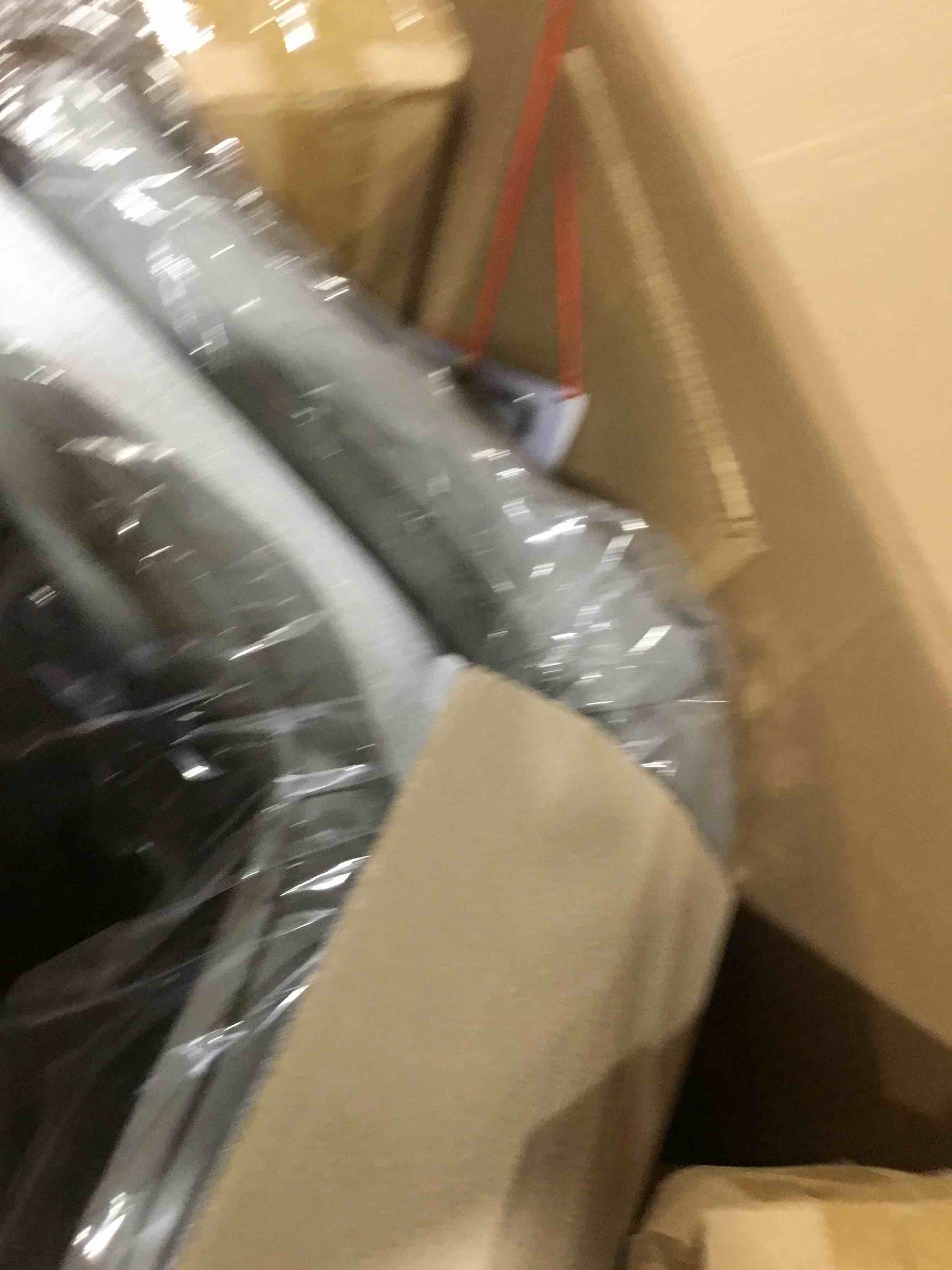 https://s3.amazonaws.com/lotting-images-prod/bidfta/BLU4205530_1708631027281.jpeg